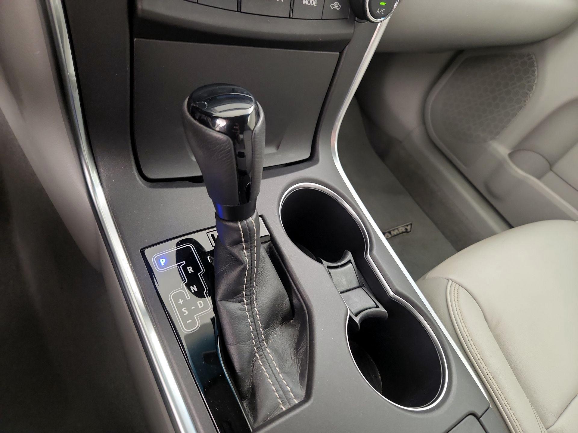 Thumbnail: 2017 Toyota Camry - 17