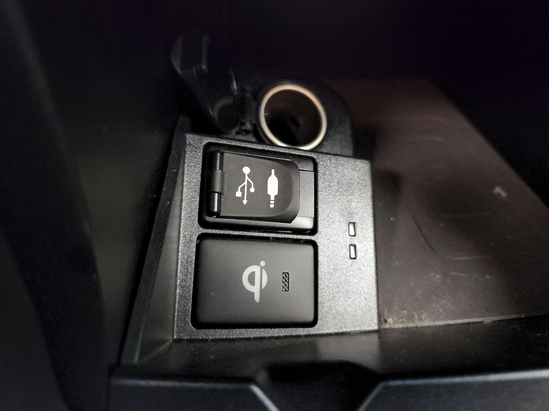 Thumbnail: 2017 Toyota Camry - 18