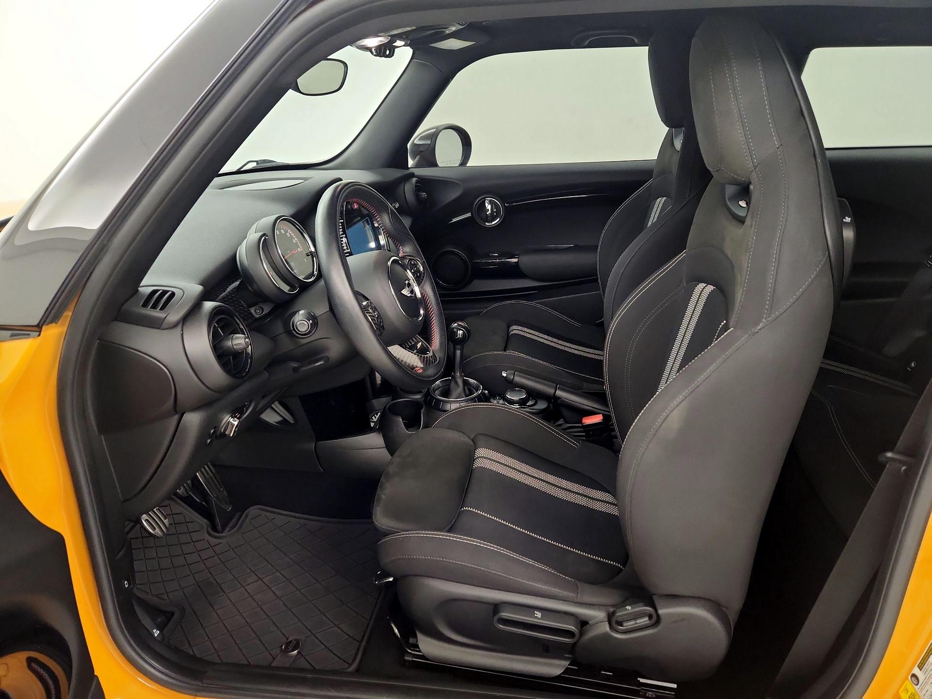 Thumbnail: 2017 MINI Cooper Hardtop - 11