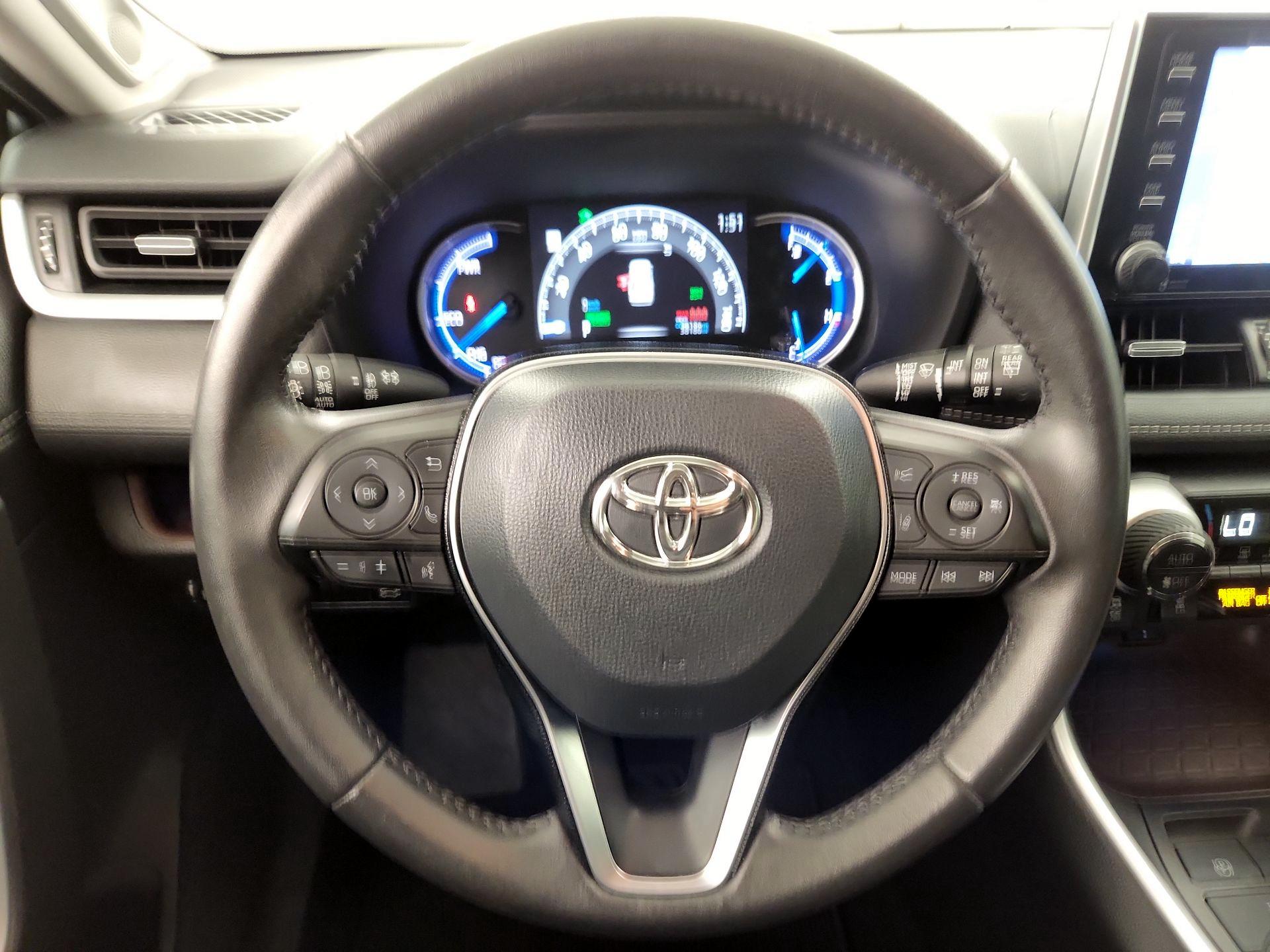 Thumbnail: 2021 Toyota RAV4 - 10