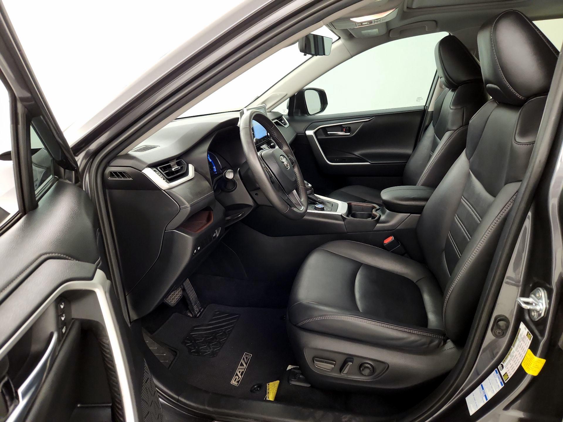 Thumbnail: 2021 Toyota RAV4 - 11