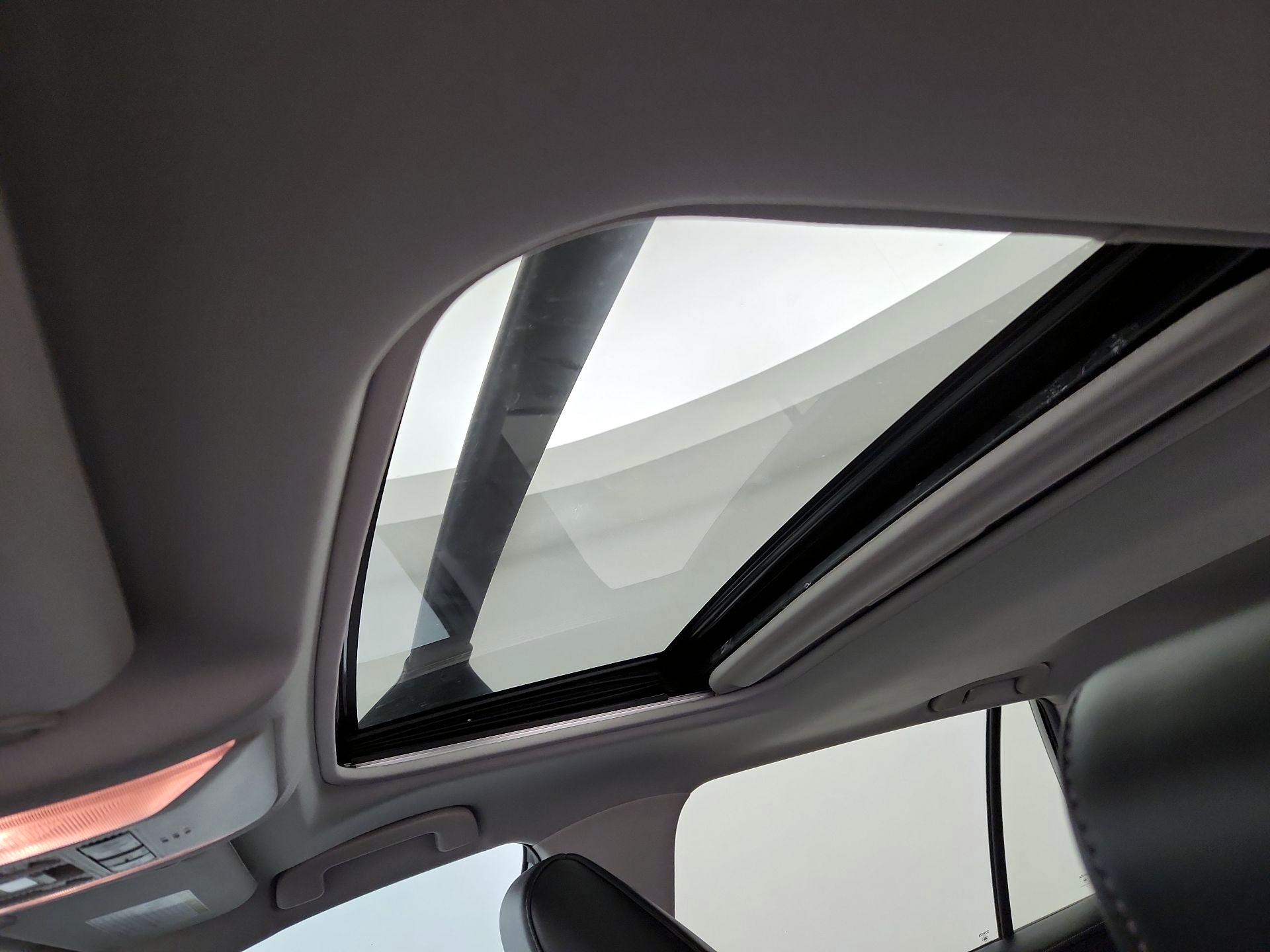 Thumbnail: 2021 Toyota RAV4 - 20