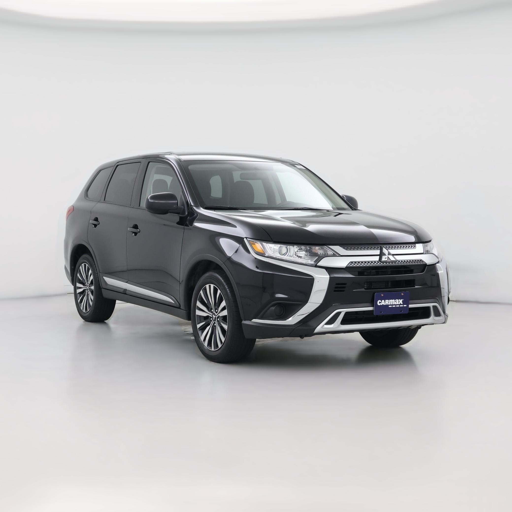 Thumbnail: 2020 Mitsubishi Outlander - 1