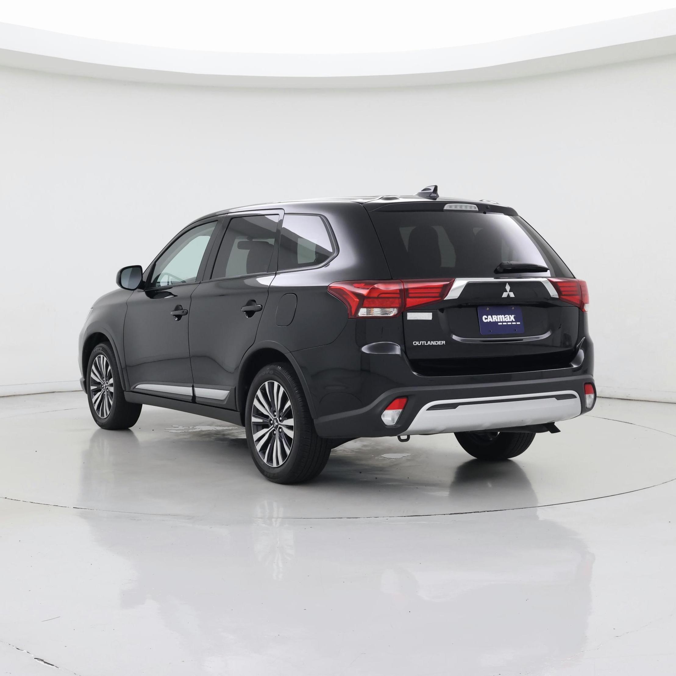Thumbnail: 2020 Mitsubishi Outlander - 2