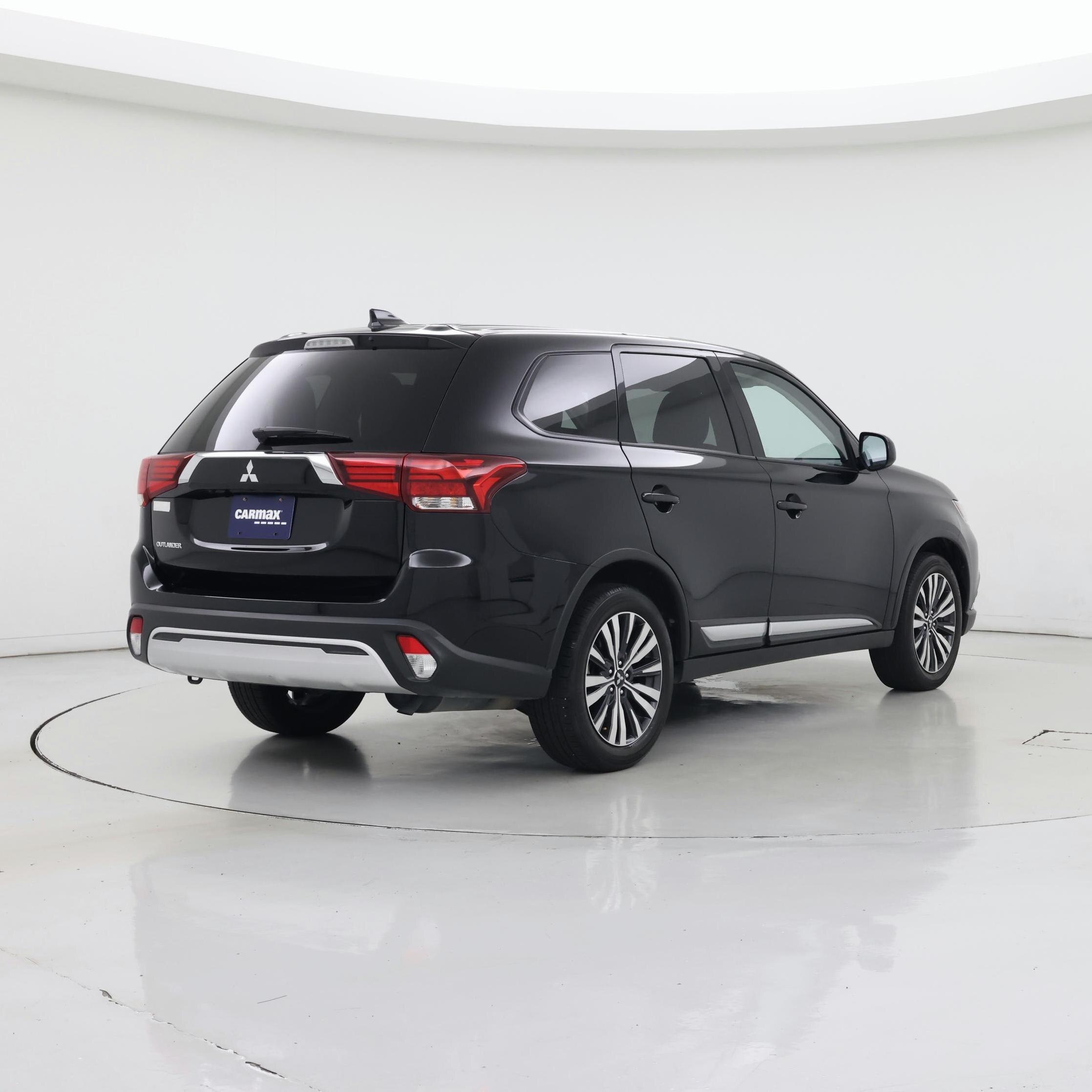 Thumbnail: 2020 Mitsubishi Outlander - 8