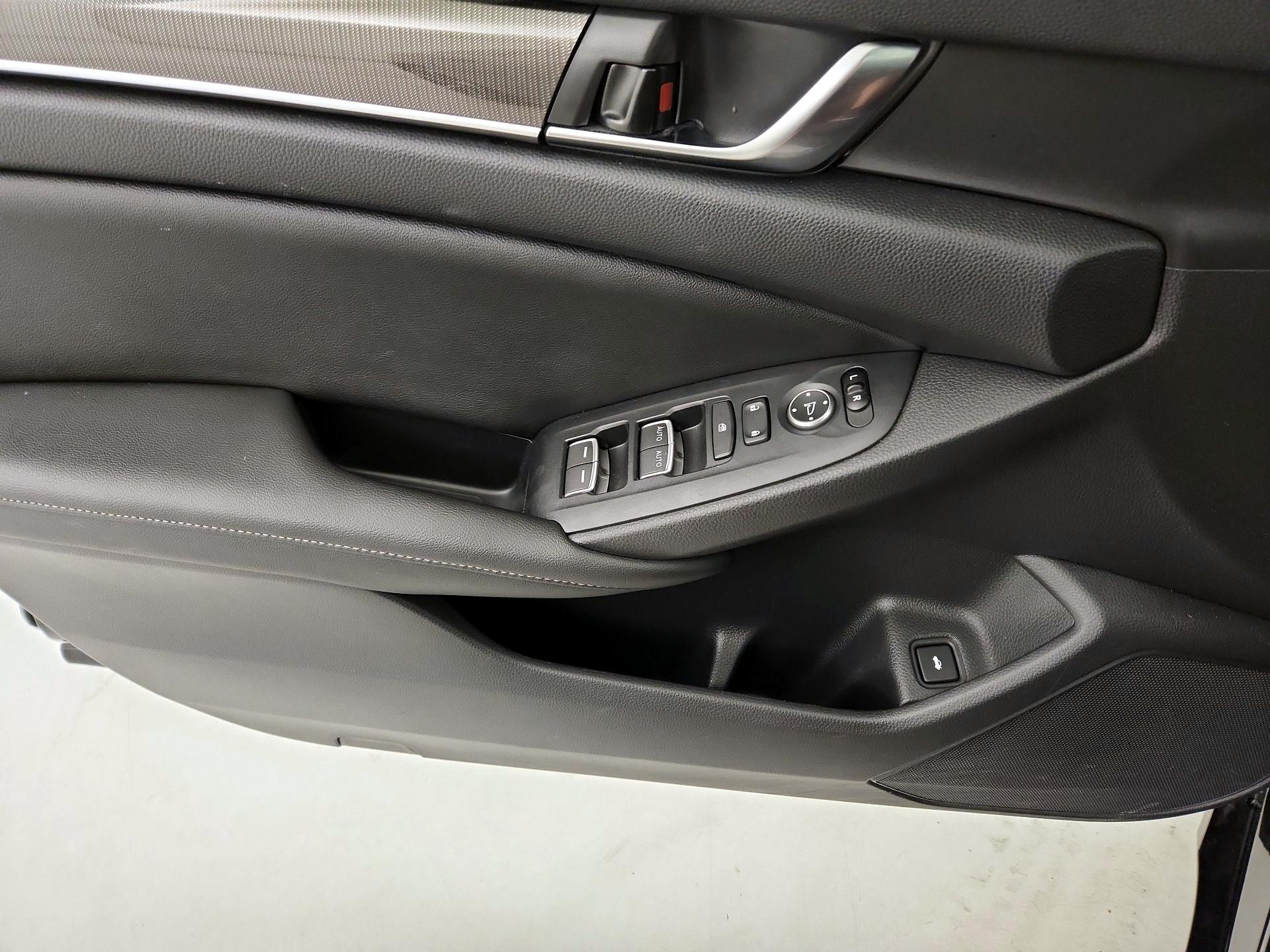 Thumbnail: 2019 Honda Accord - 12