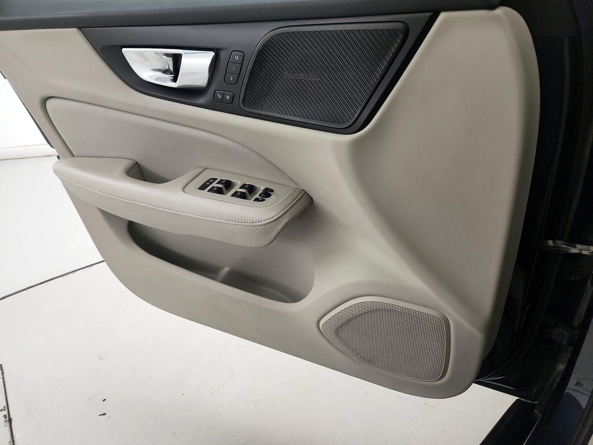 Thumbnail: 2020 Volvo S60 - 12