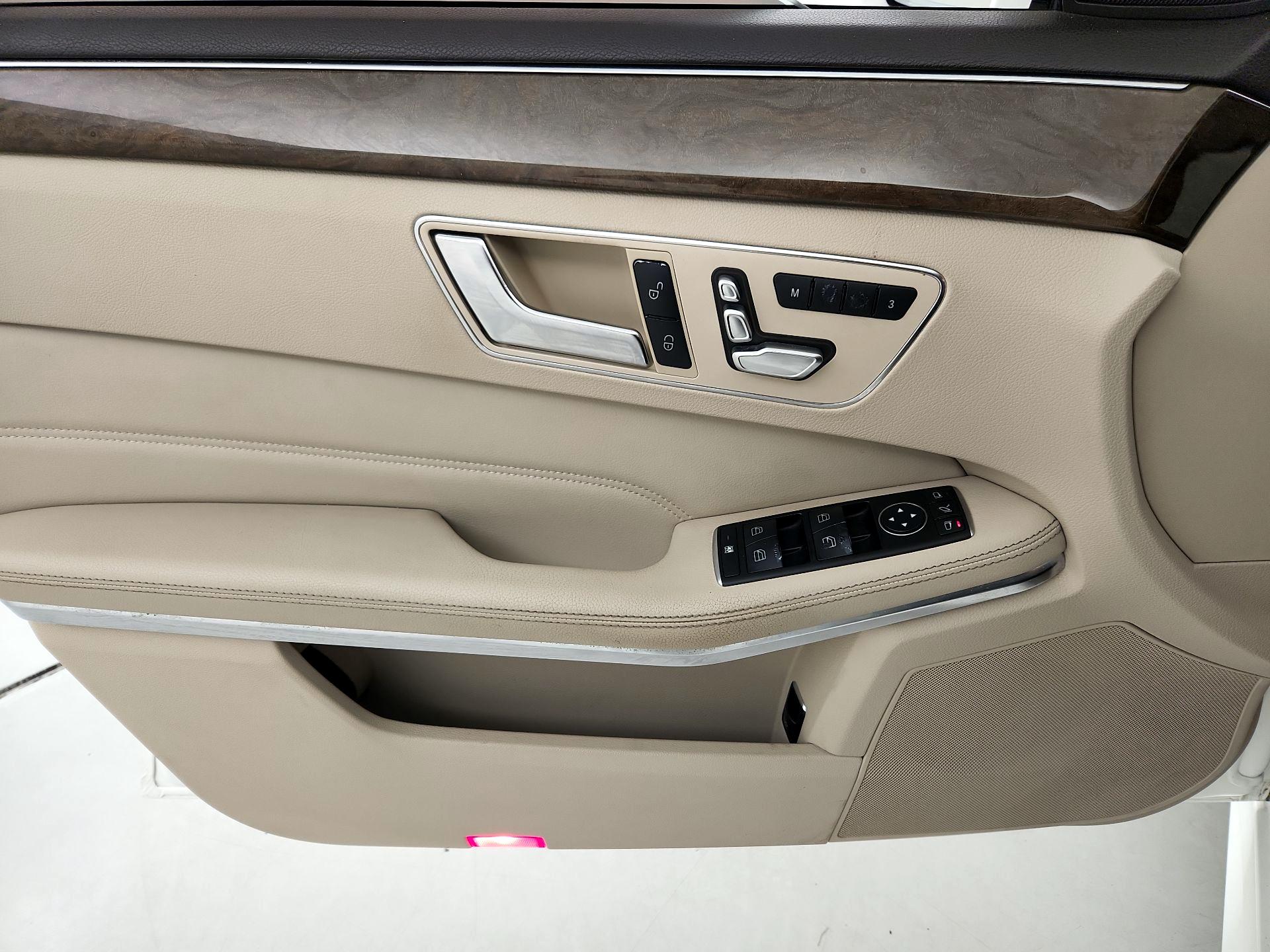 Thumbnail: 2016 Mercedes-Benz E-Class - 12