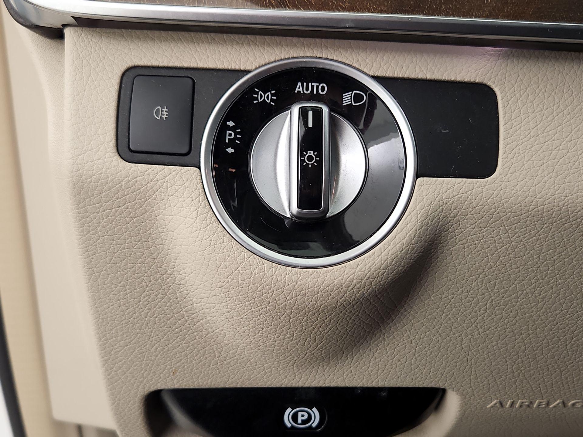 Thumbnail: 2016 Mercedes-Benz E-Class - 13