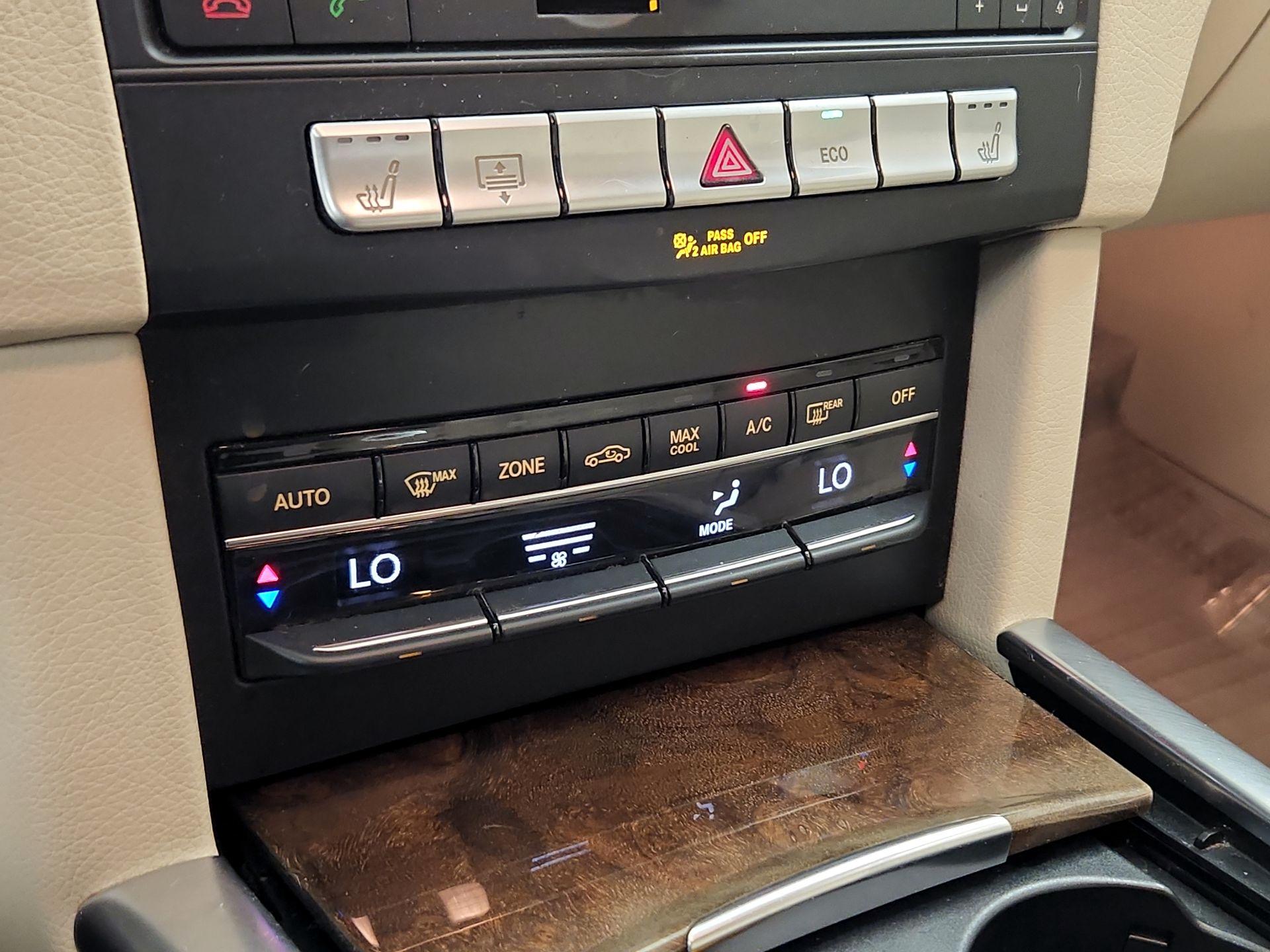 Thumbnail: 2016 Mercedes-Benz E-Class - 17