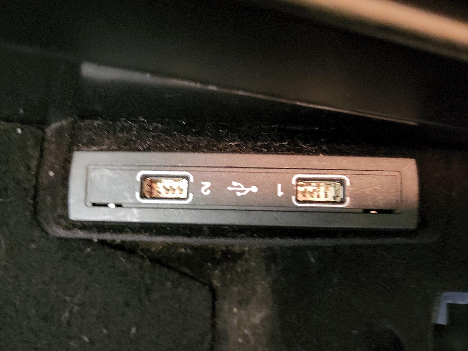 Thumbnail: 2016 Mercedes-Benz E-Class - 19