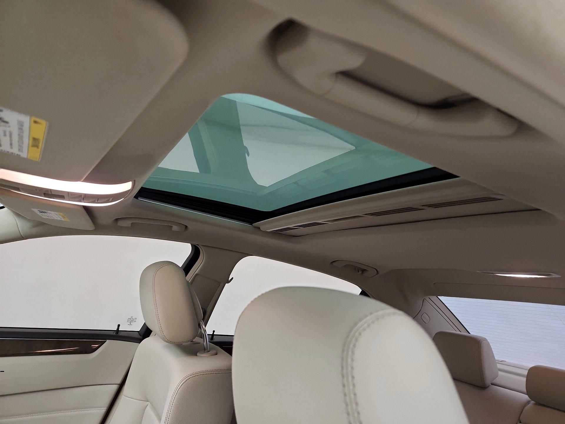 Thumbnail: 2016 Mercedes-Benz E-Class - 20