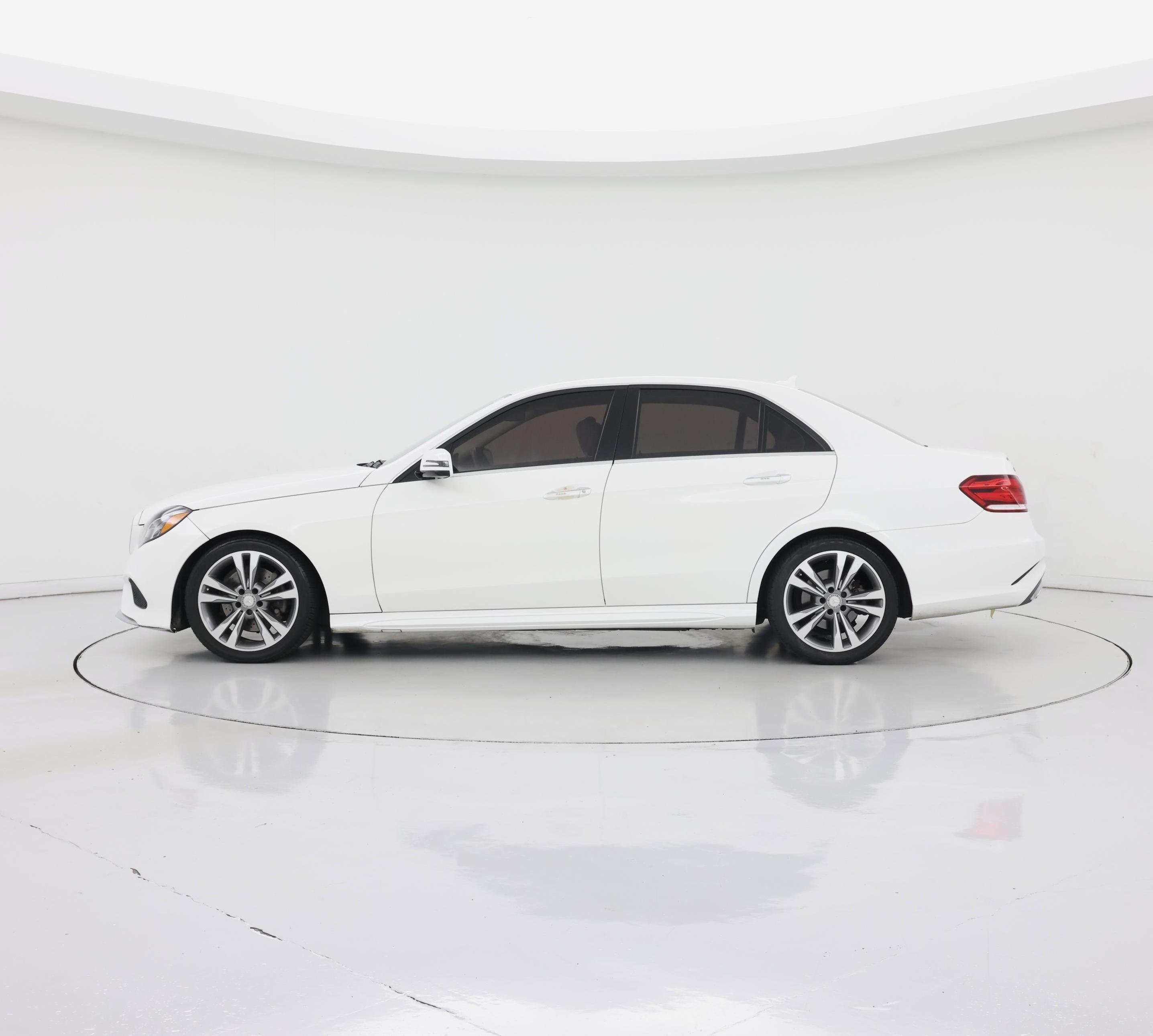 Thumbnail: 2016 Mercedes-Benz E-Class - 3