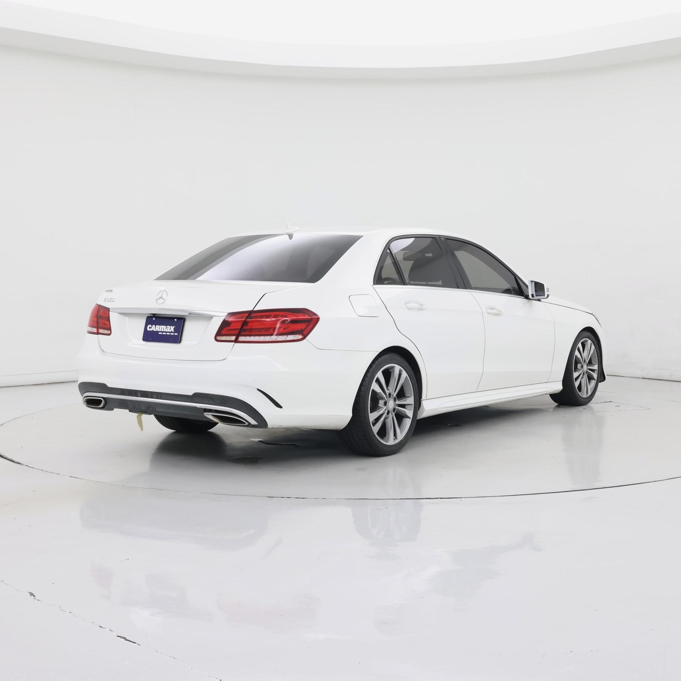 Thumbnail: 2016 Mercedes-Benz E-Class - 8