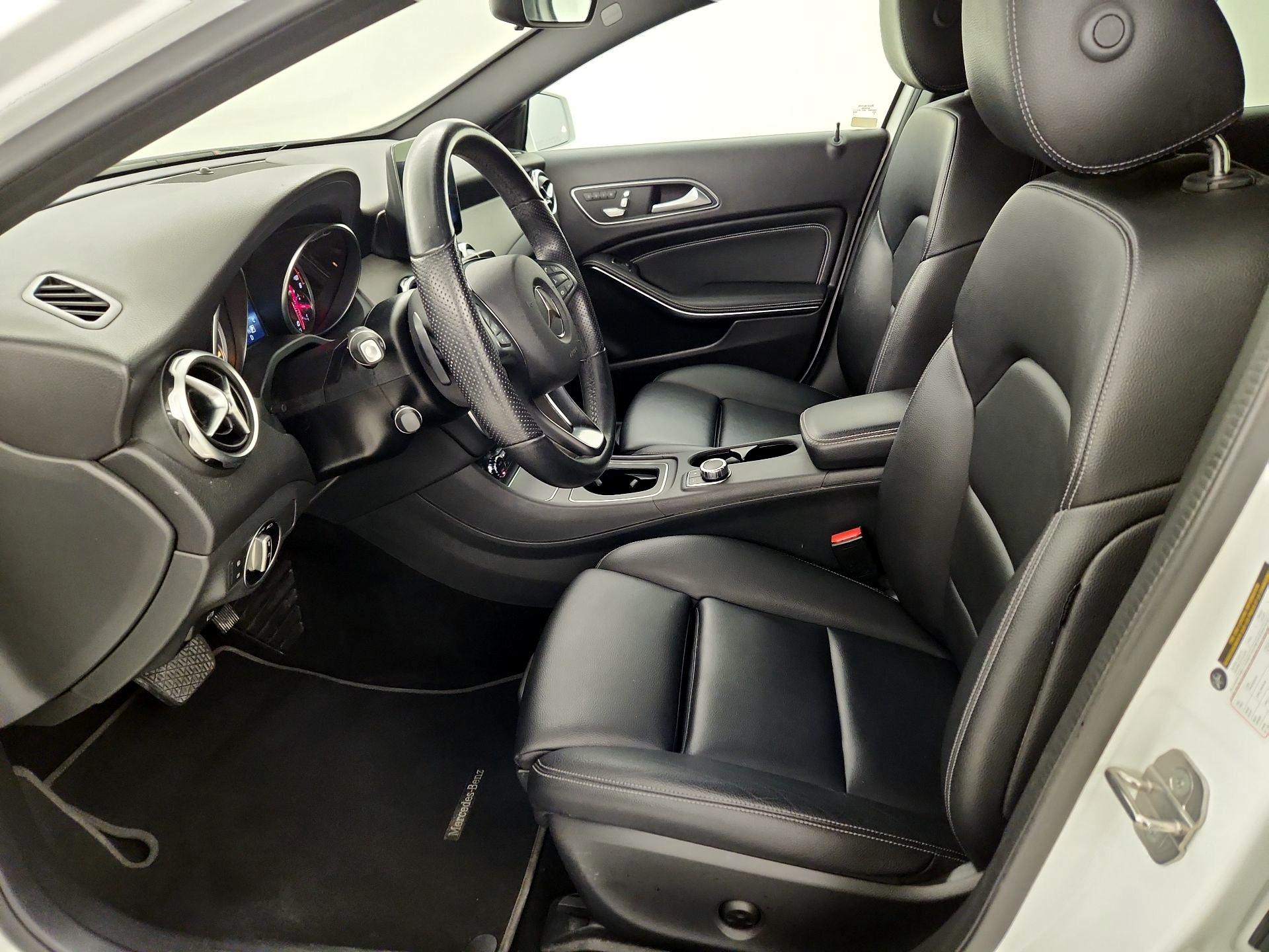 Thumbnail: 2019 Mercedes-Benz GLA - 11