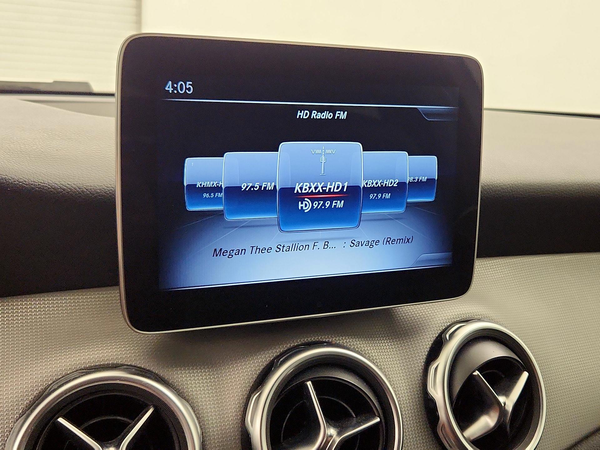 Thumbnail: 2019 Mercedes-Benz GLA - 16