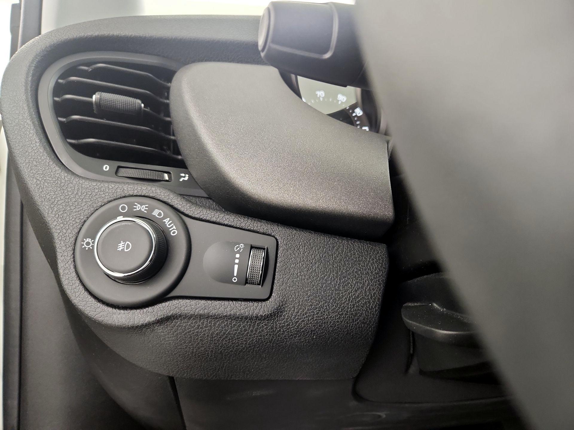 Thumbnail: 2018 Fiat 500X - 13