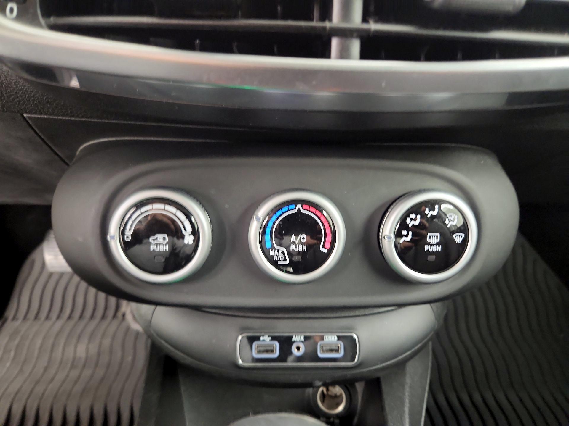 Thumbnail: 2018 Fiat 500X - 17