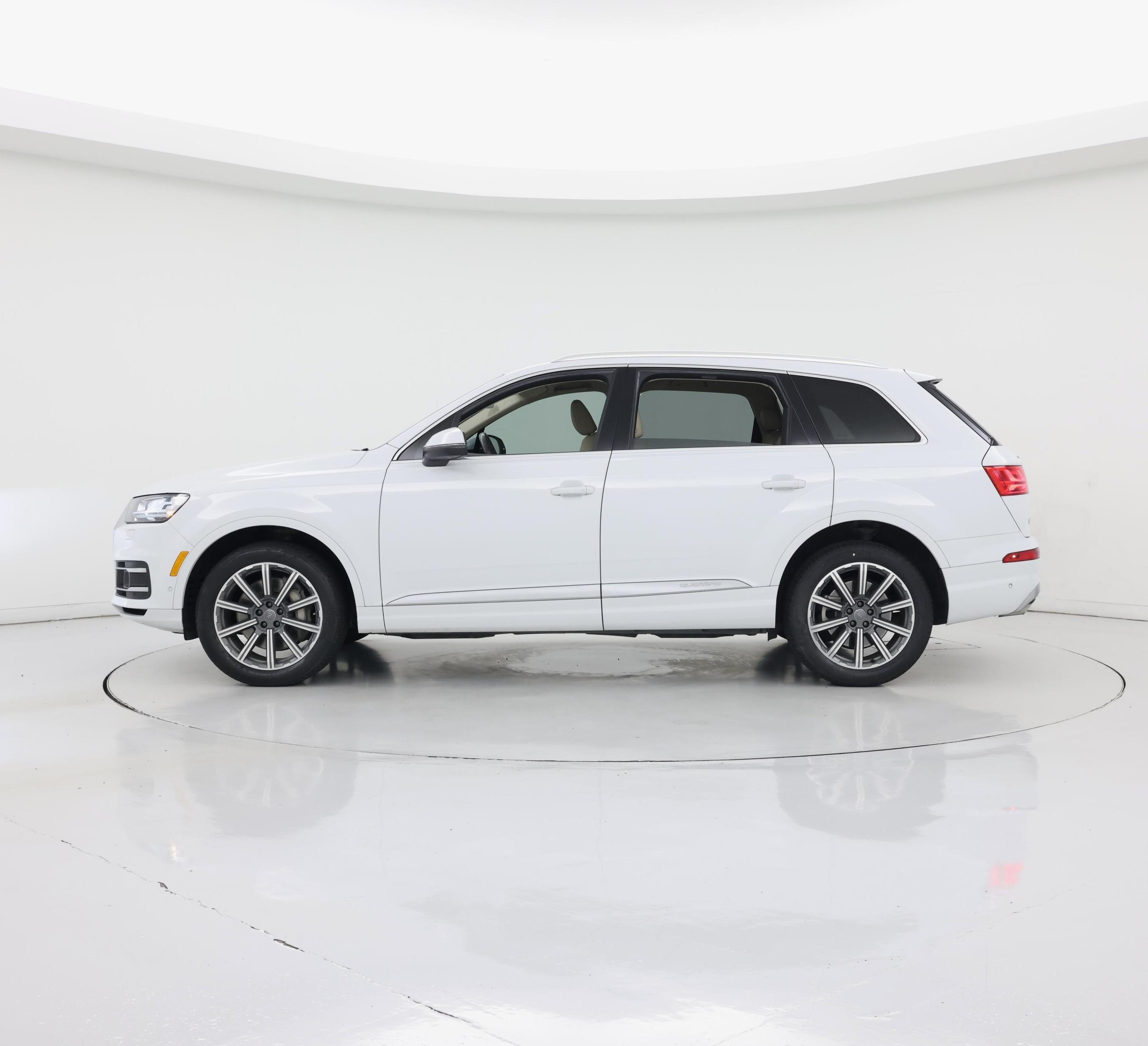 Thumbnail: 2019 Audi Q7 - 3