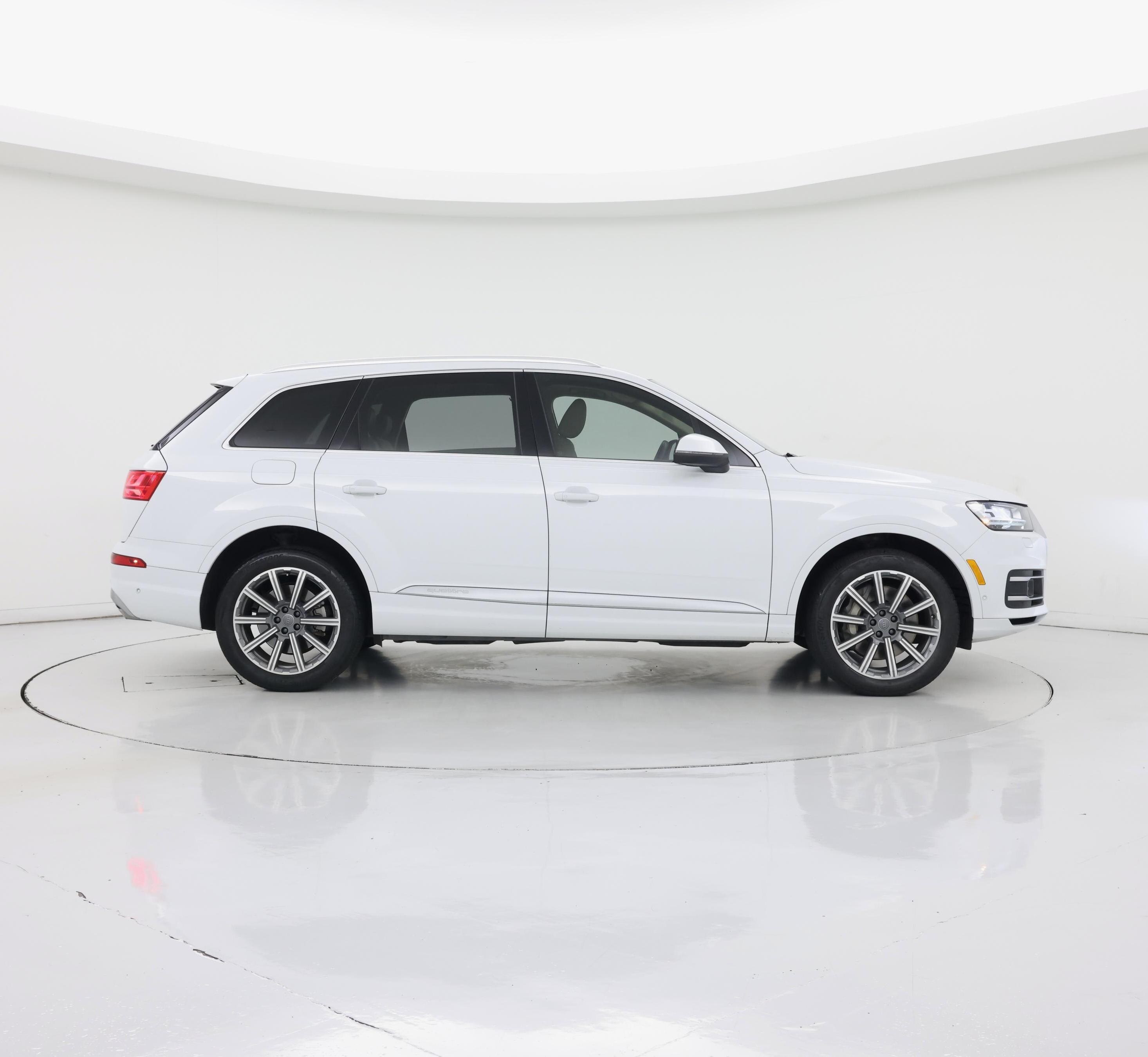 Thumbnail: 2019 Audi Q7 - 7