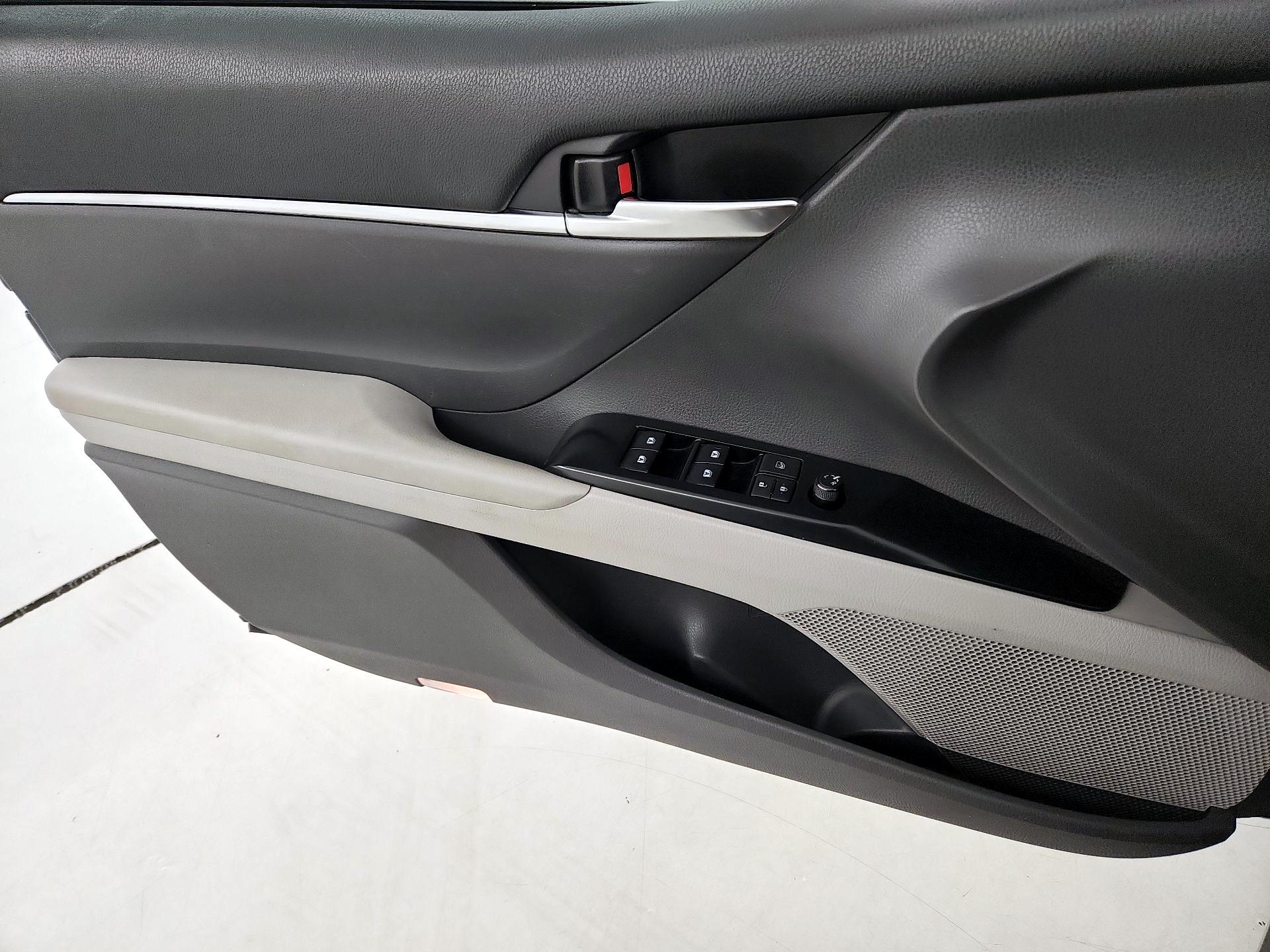 Thumbnail: 2019 Toyota Camry - 12