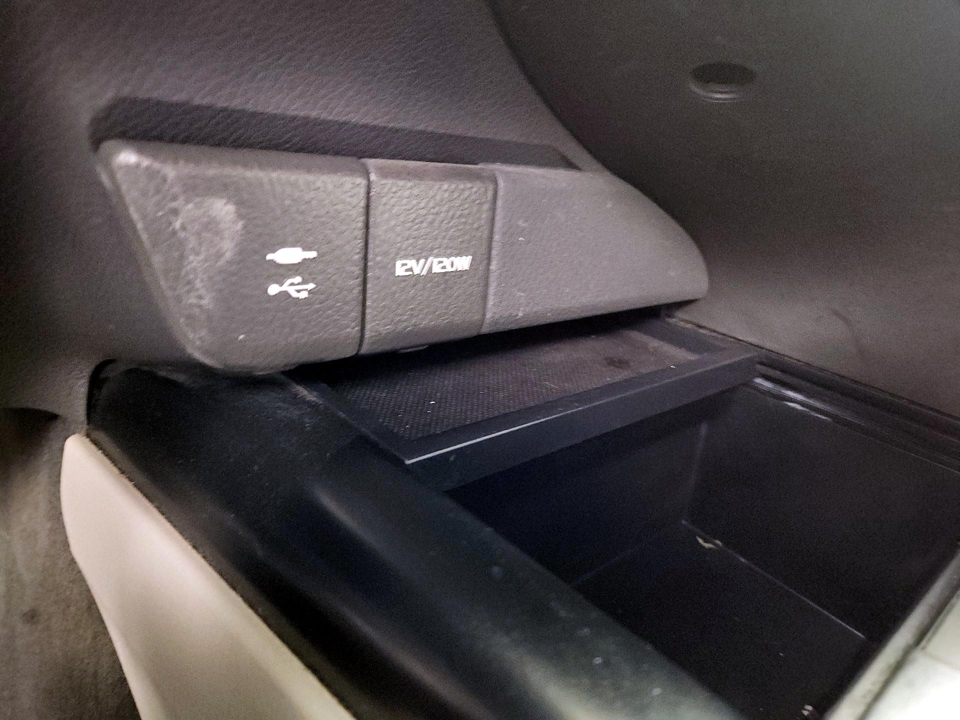 Thumbnail: 2019 Toyota Camry - 18