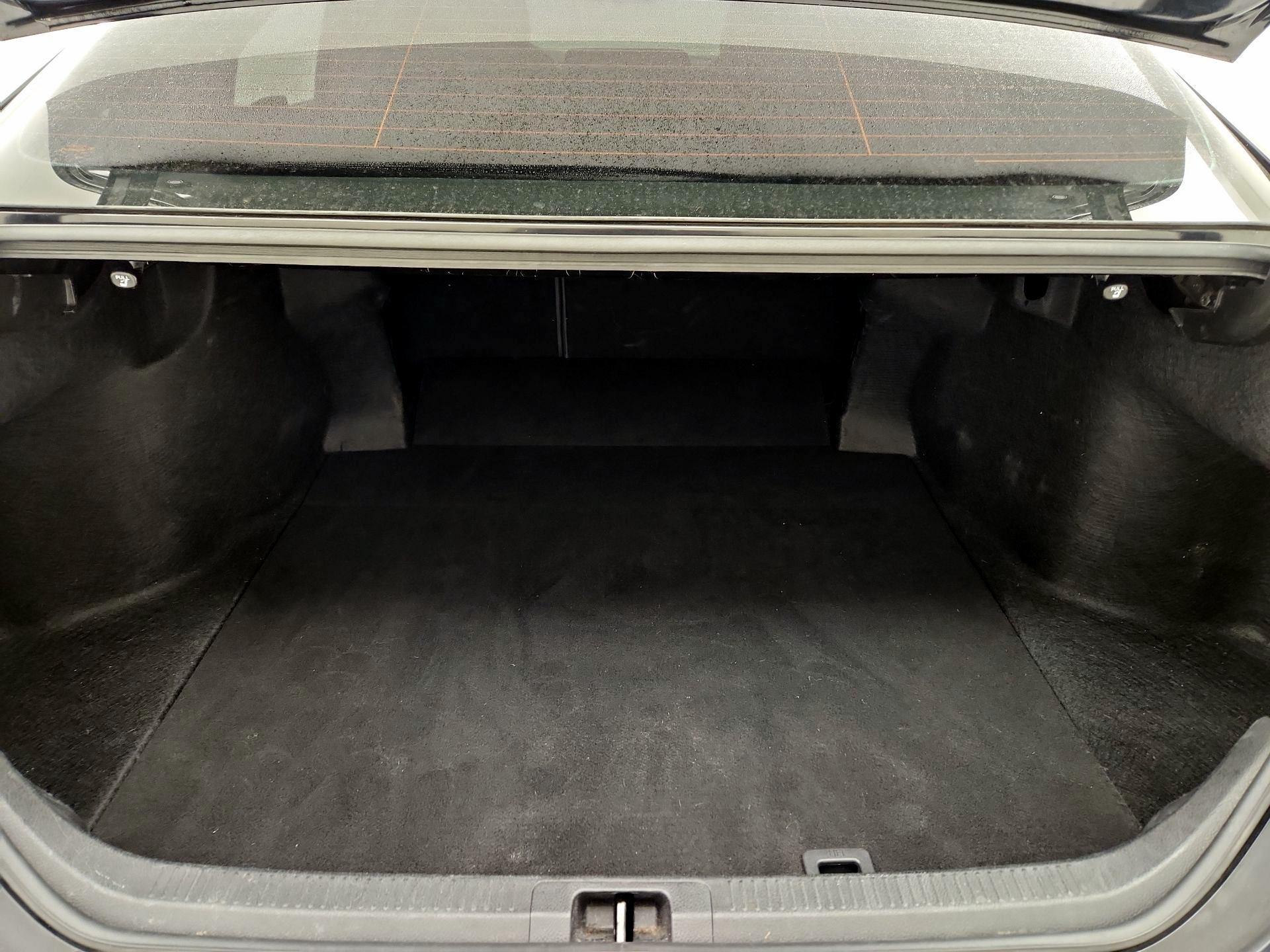 Thumbnail: 2019 Toyota Camry - 20