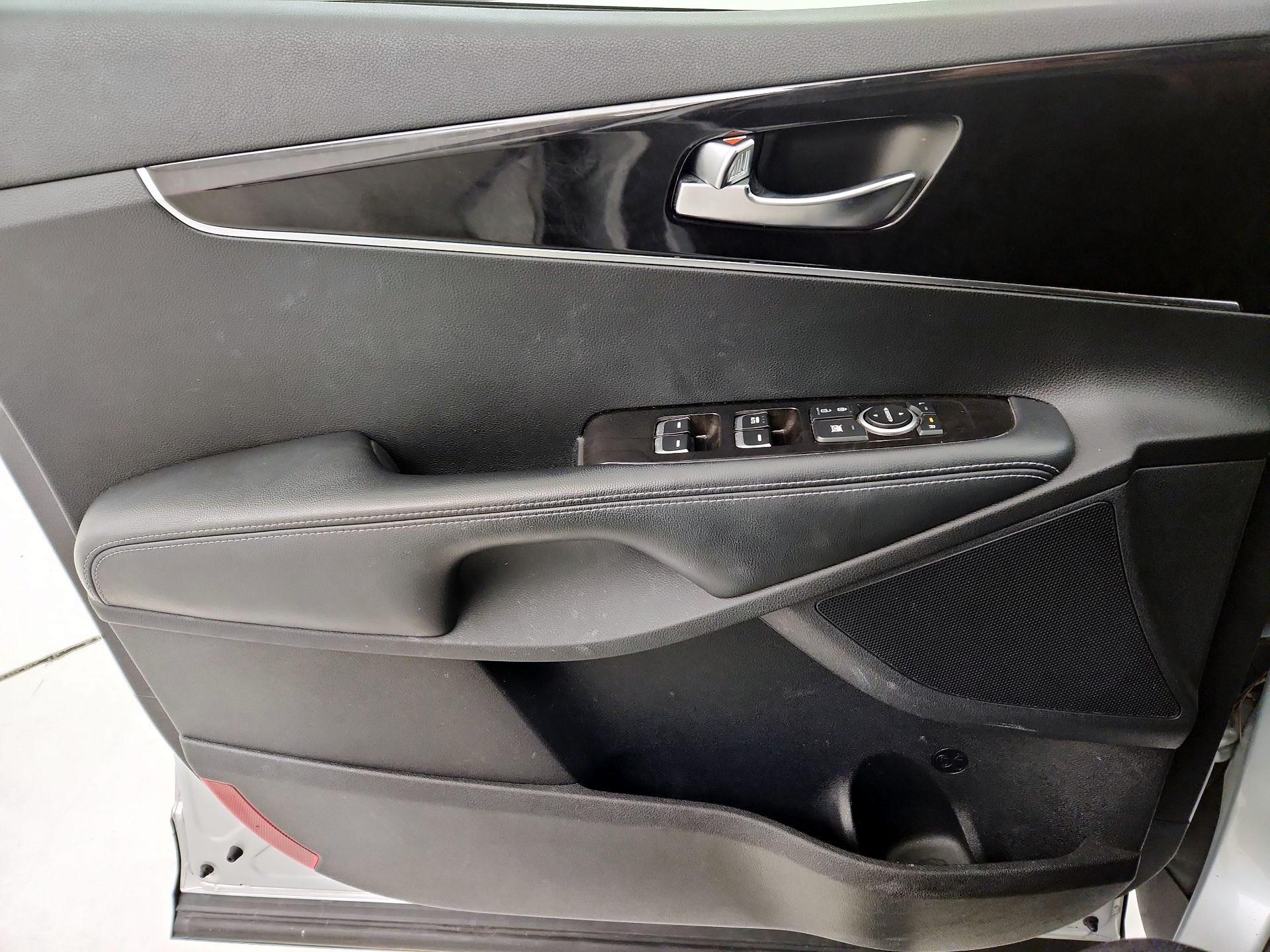 Thumbnail: 2018 Kia Sorento - 12