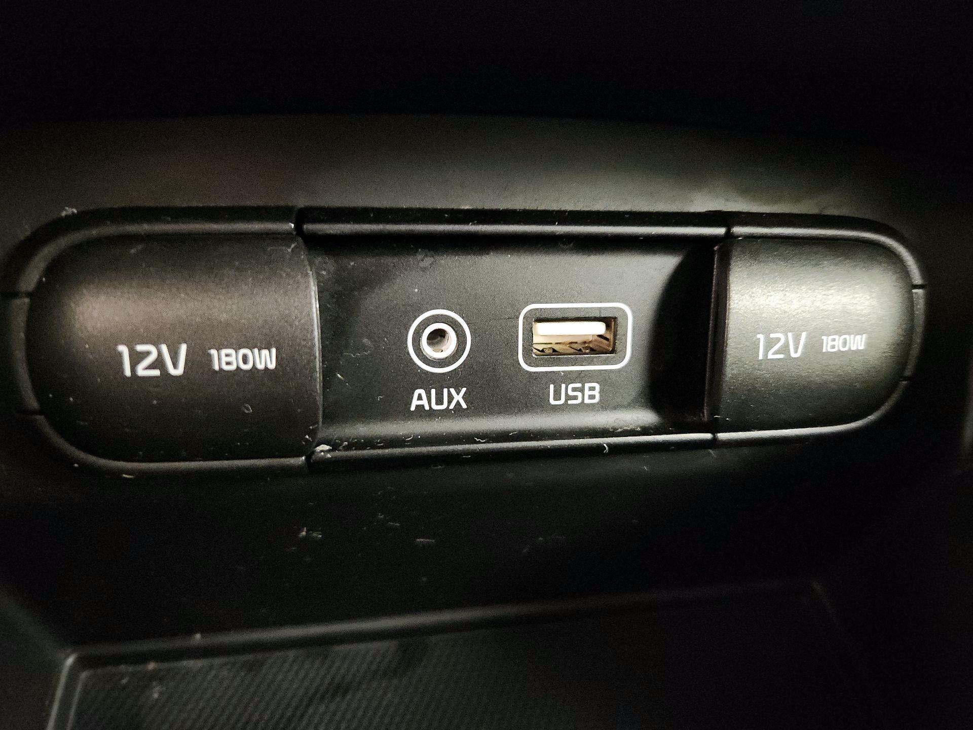 Thumbnail: 2018 Kia Sorento - 18