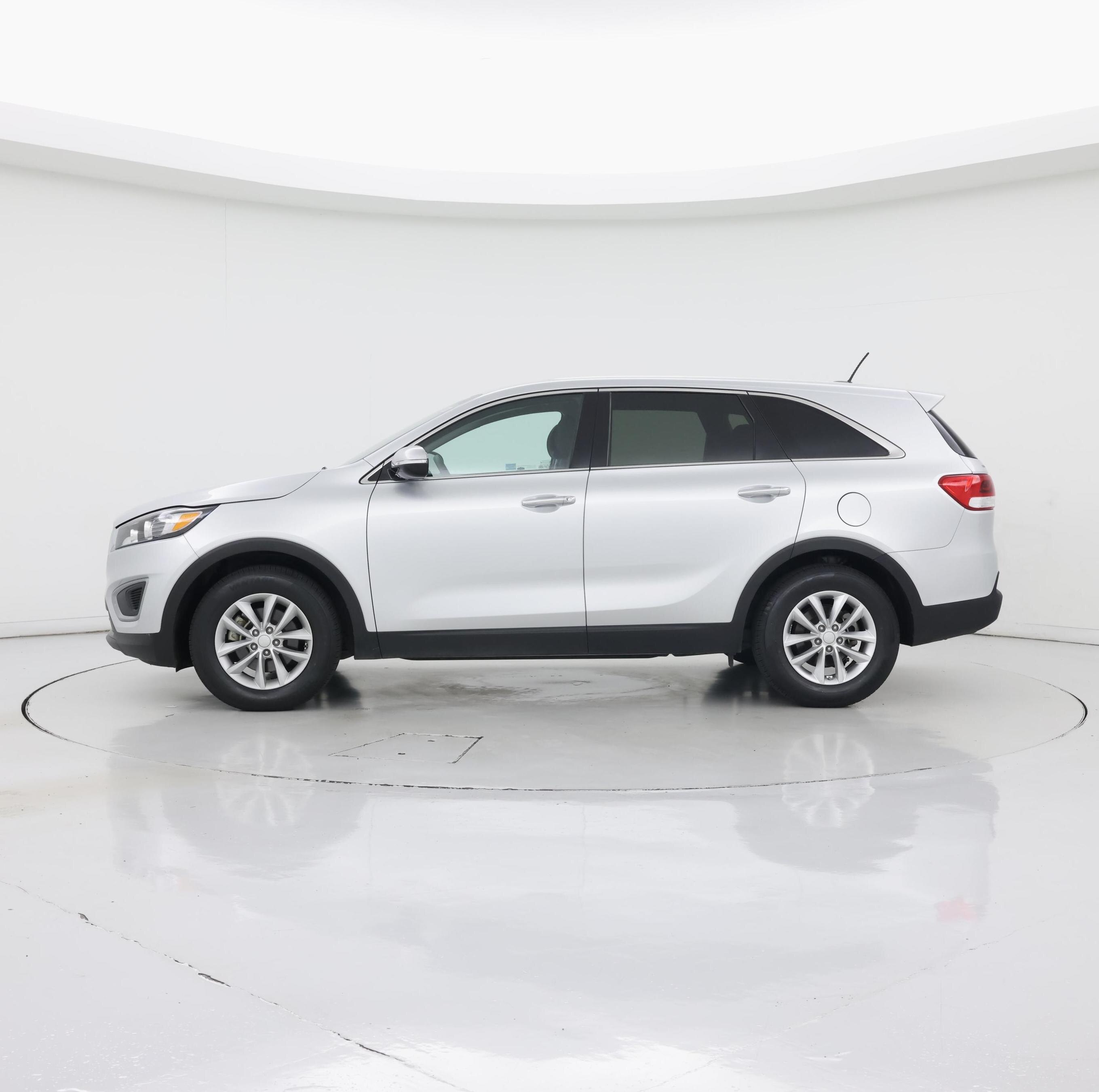 Thumbnail: 2018 Kia Sorento - 3