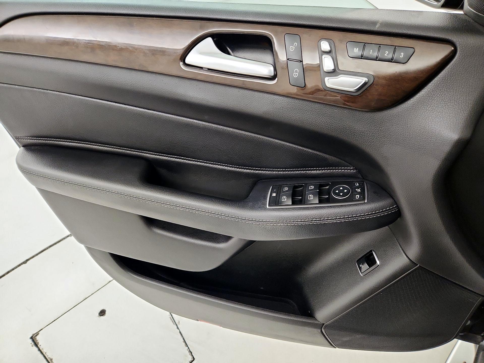 Thumbnail: 2016 Mercedes-Benz GLE - 12