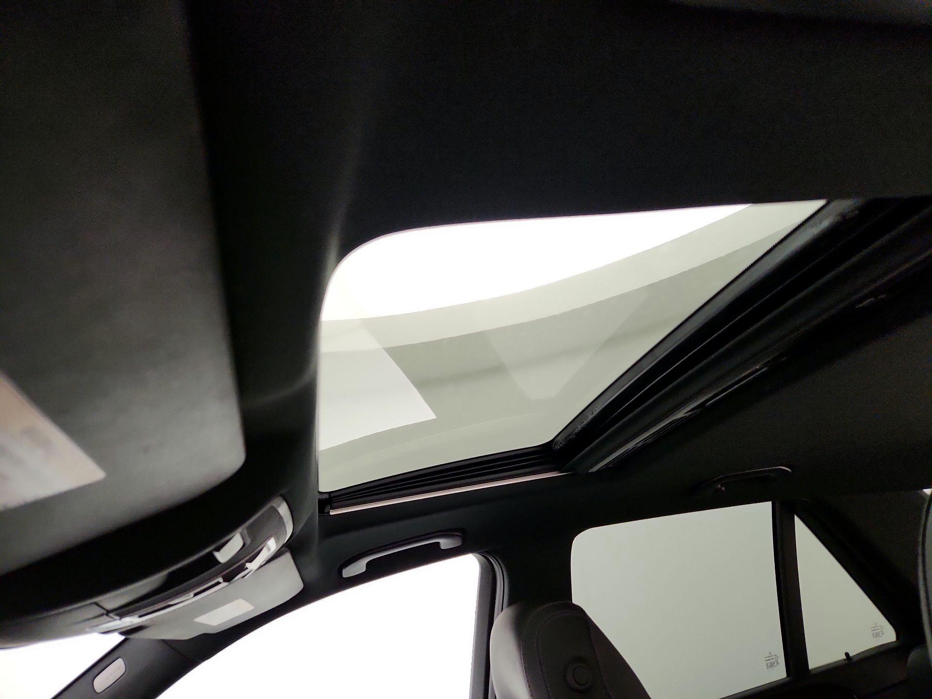 Thumbnail: 2016 Mercedes-Benz GLE - 20