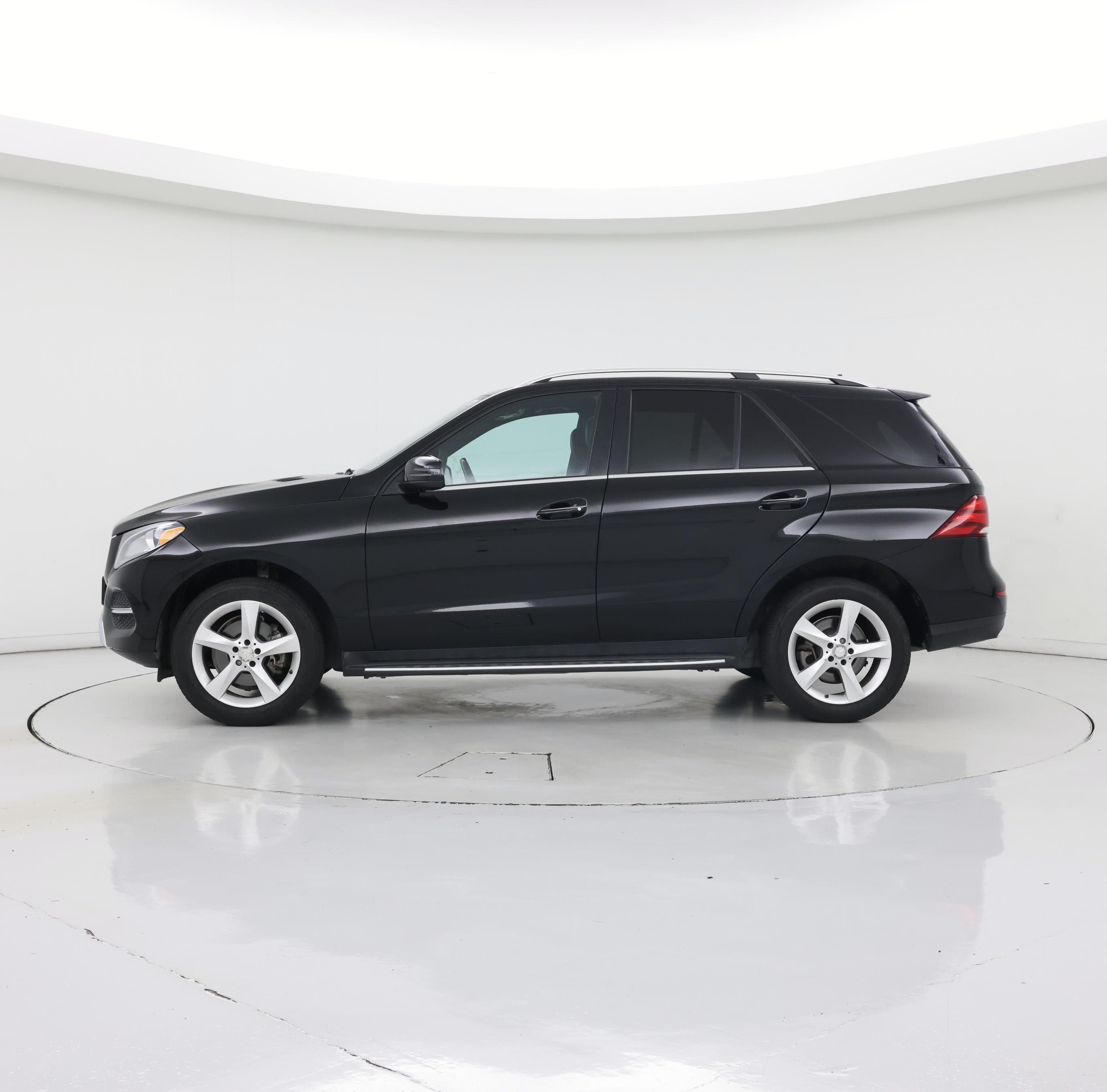 Thumbnail: 2016 Mercedes-Benz GLE - 3