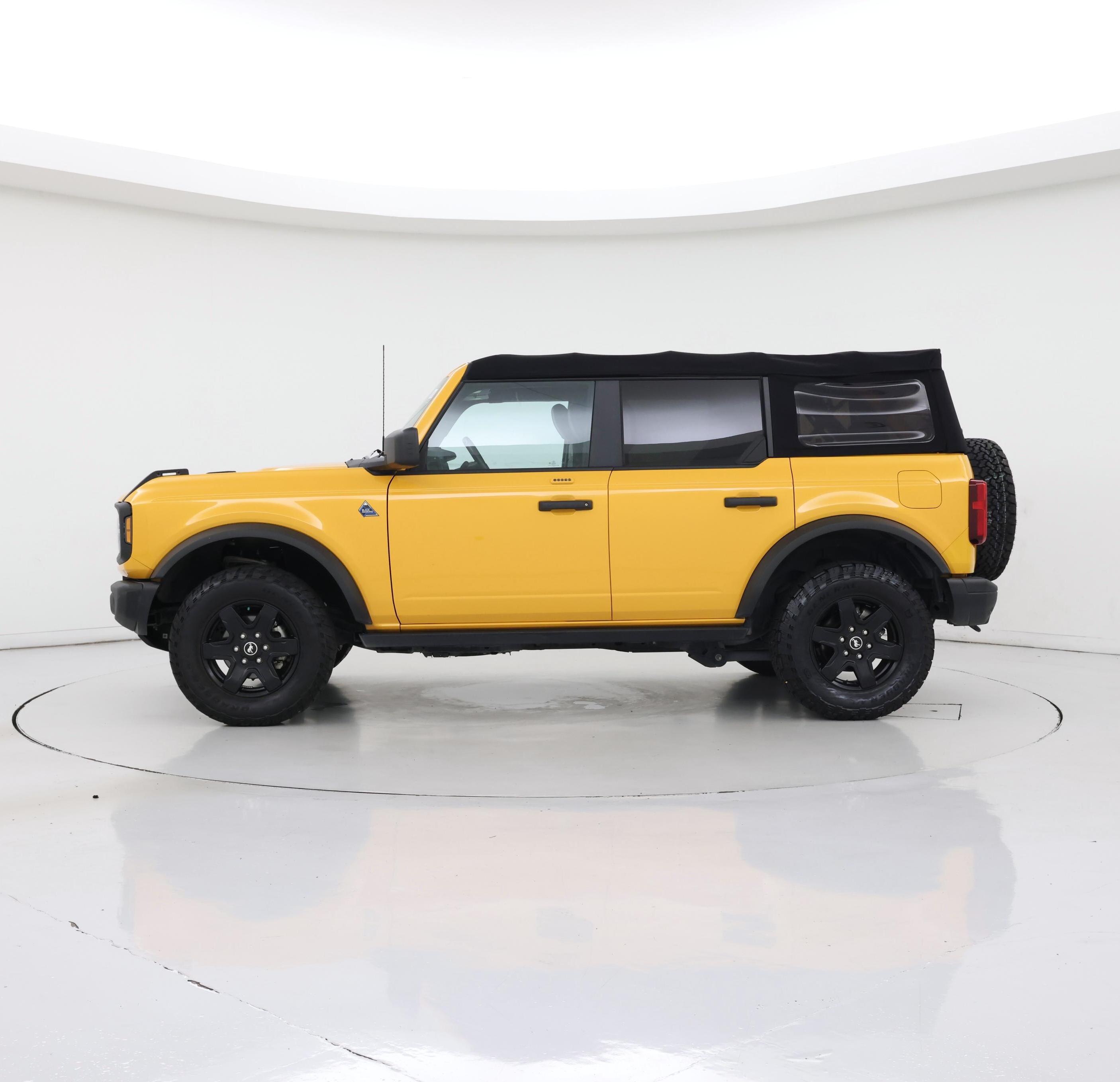 Thumbnail: 2022 Ford Bronco - 3