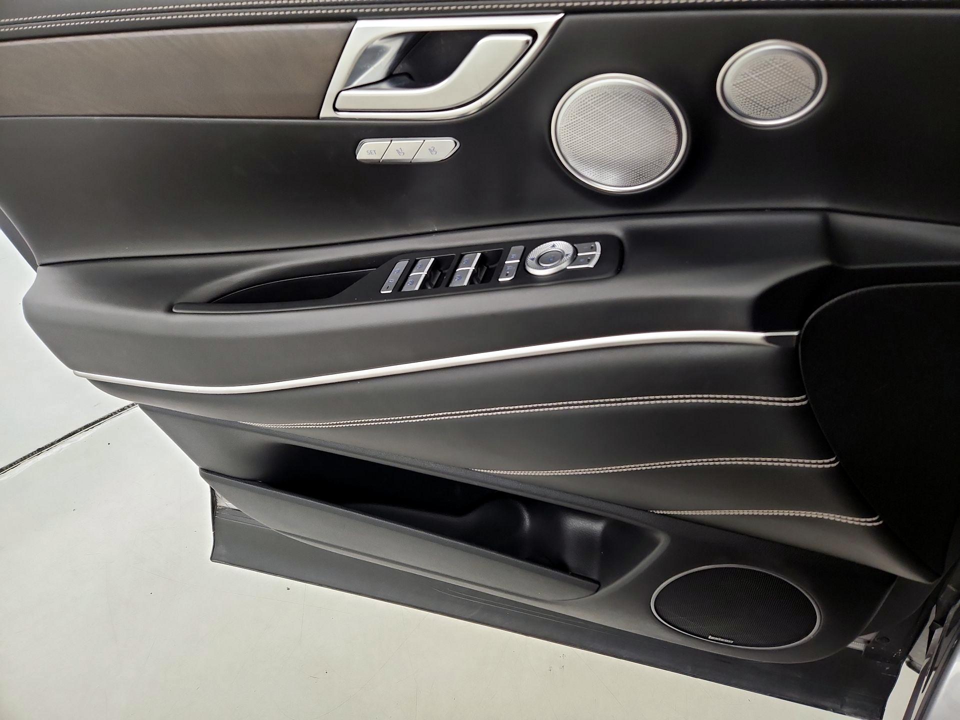 Thumbnail: 2021 Genesis GV80 - 12