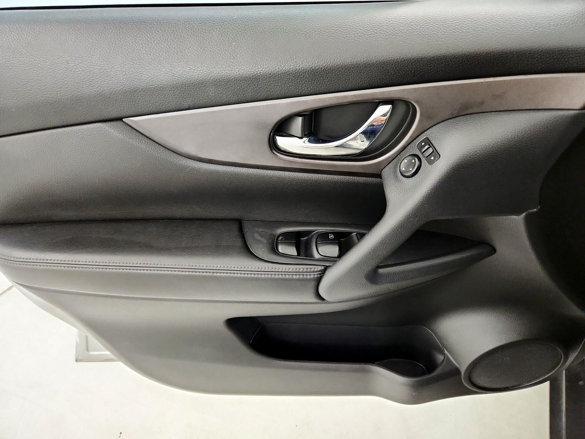 Thumbnail: 2014 Nissan Rogue - 12