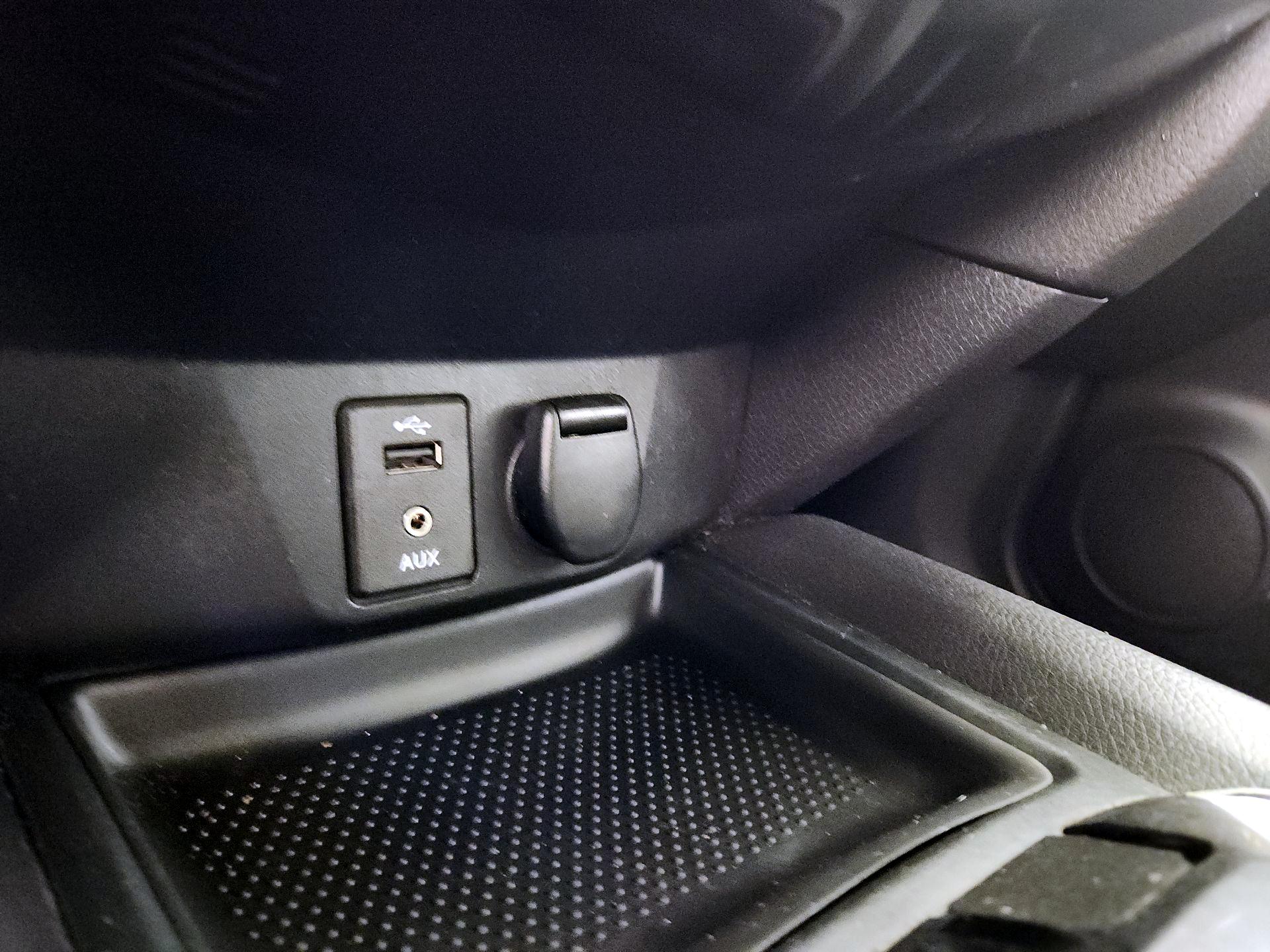 Thumbnail: 2014 Nissan Rogue - 18