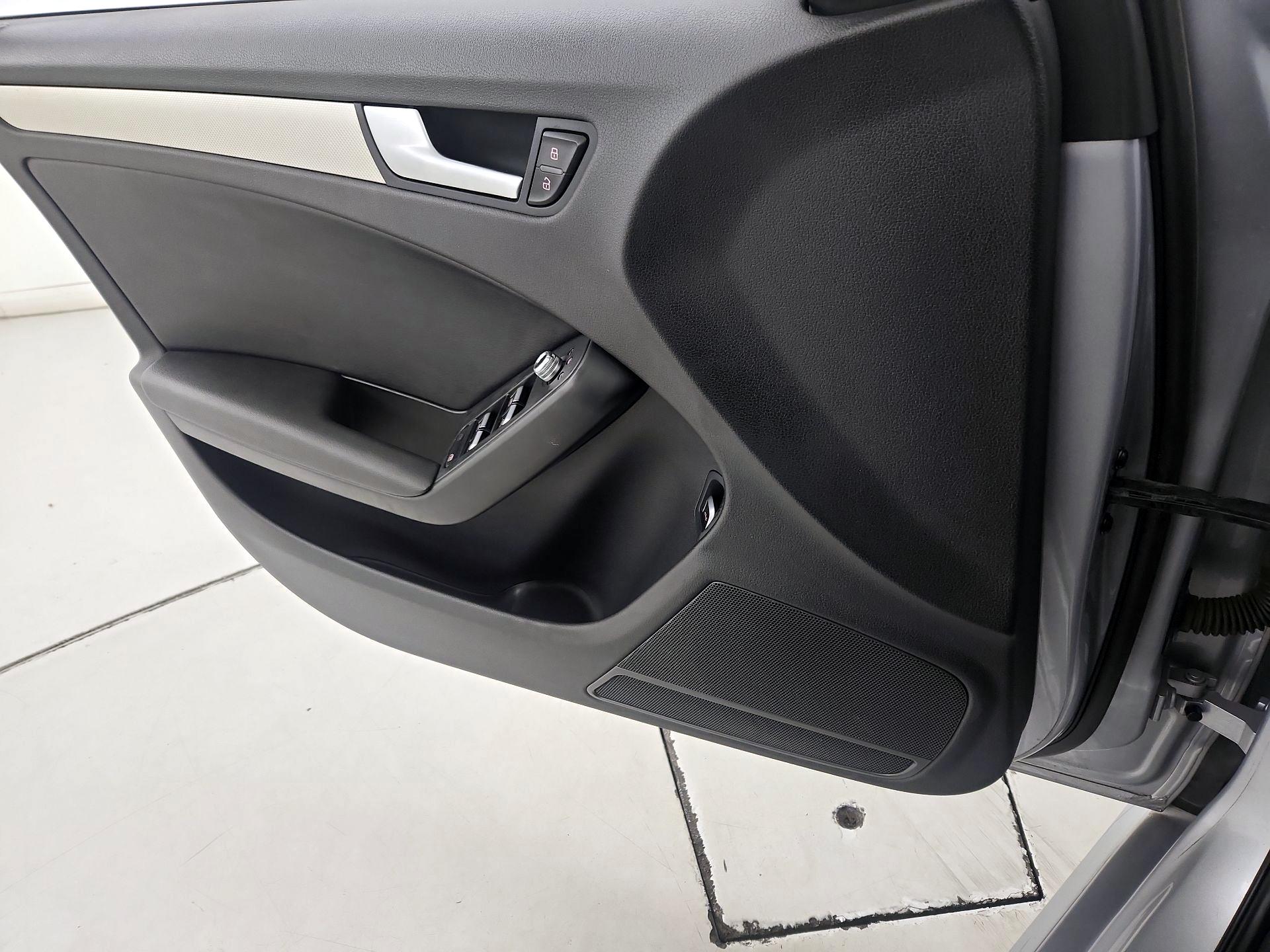 Thumbnail: 2015 Audi A4 - 12