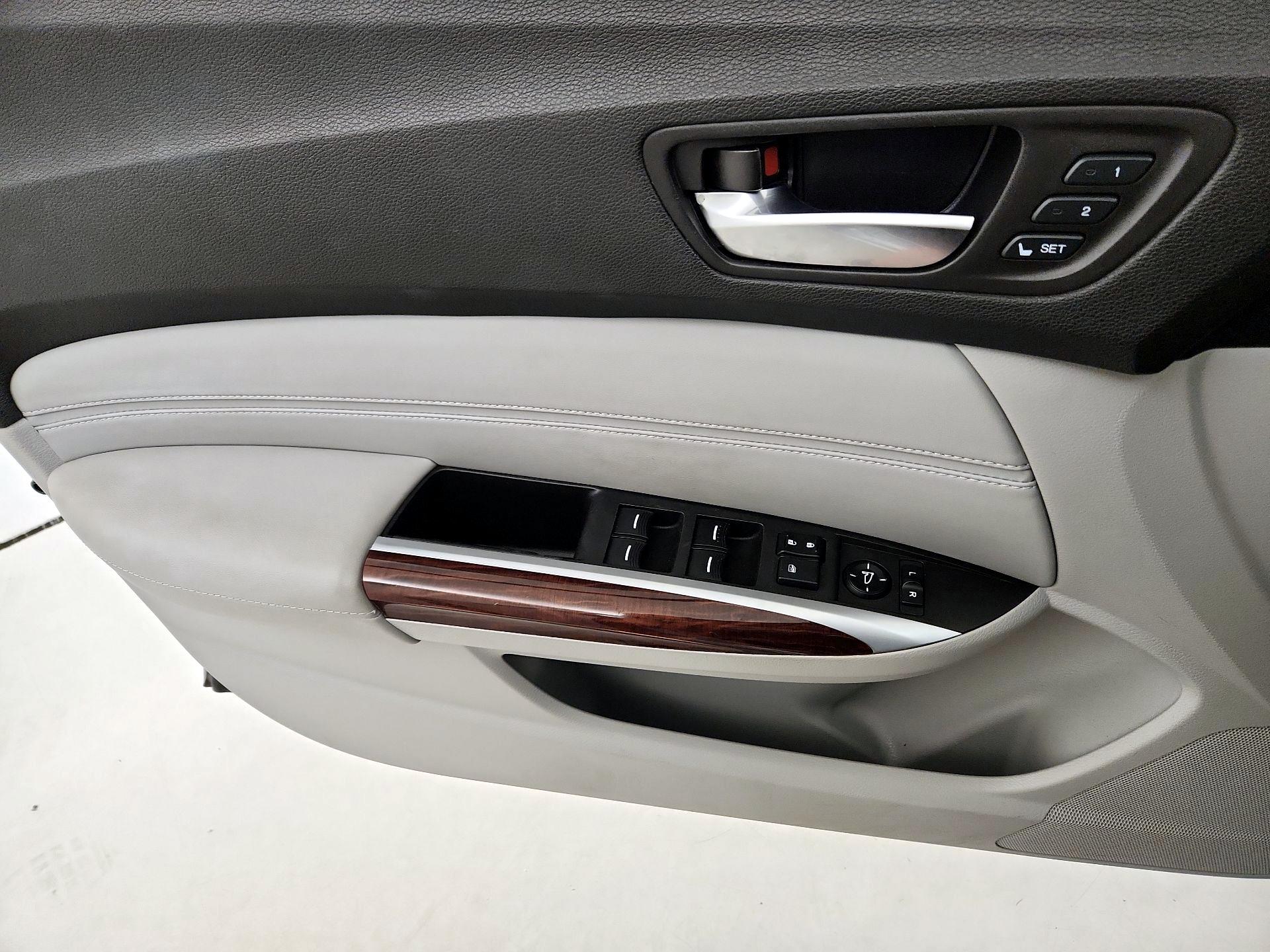 Thumbnail: 2017 Acura TLX - 12