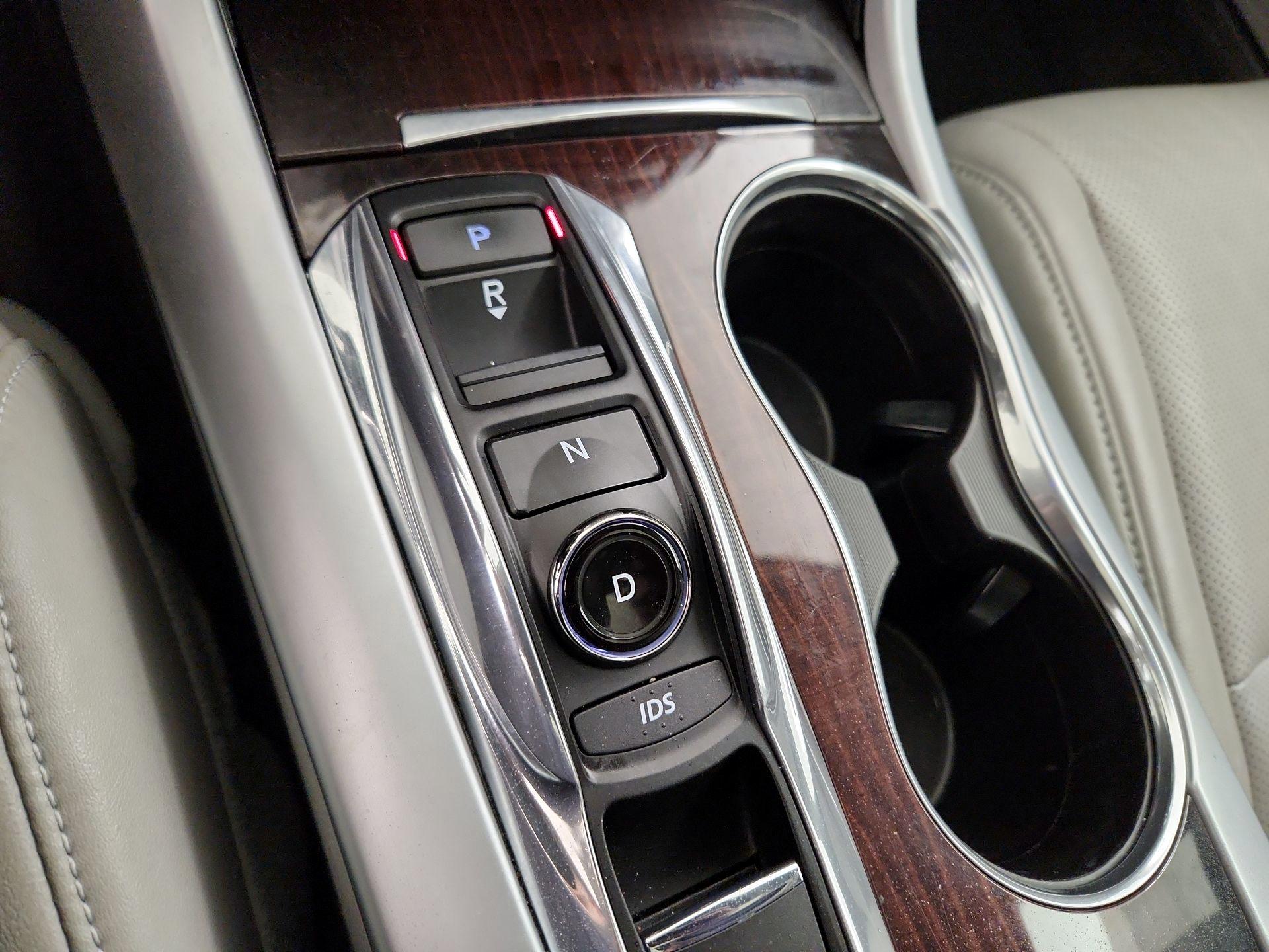 Thumbnail: 2017 Acura TLX - 18