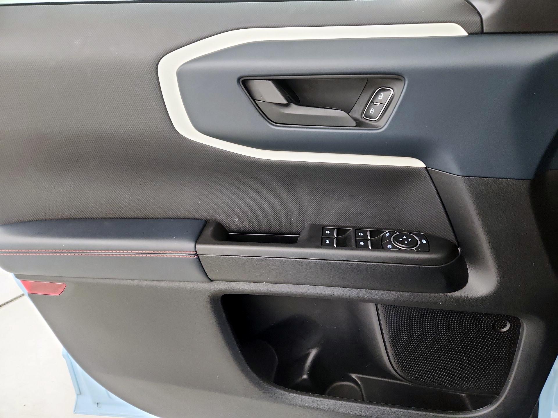 Thumbnail: 2023 Ford Bronco Sport - 12