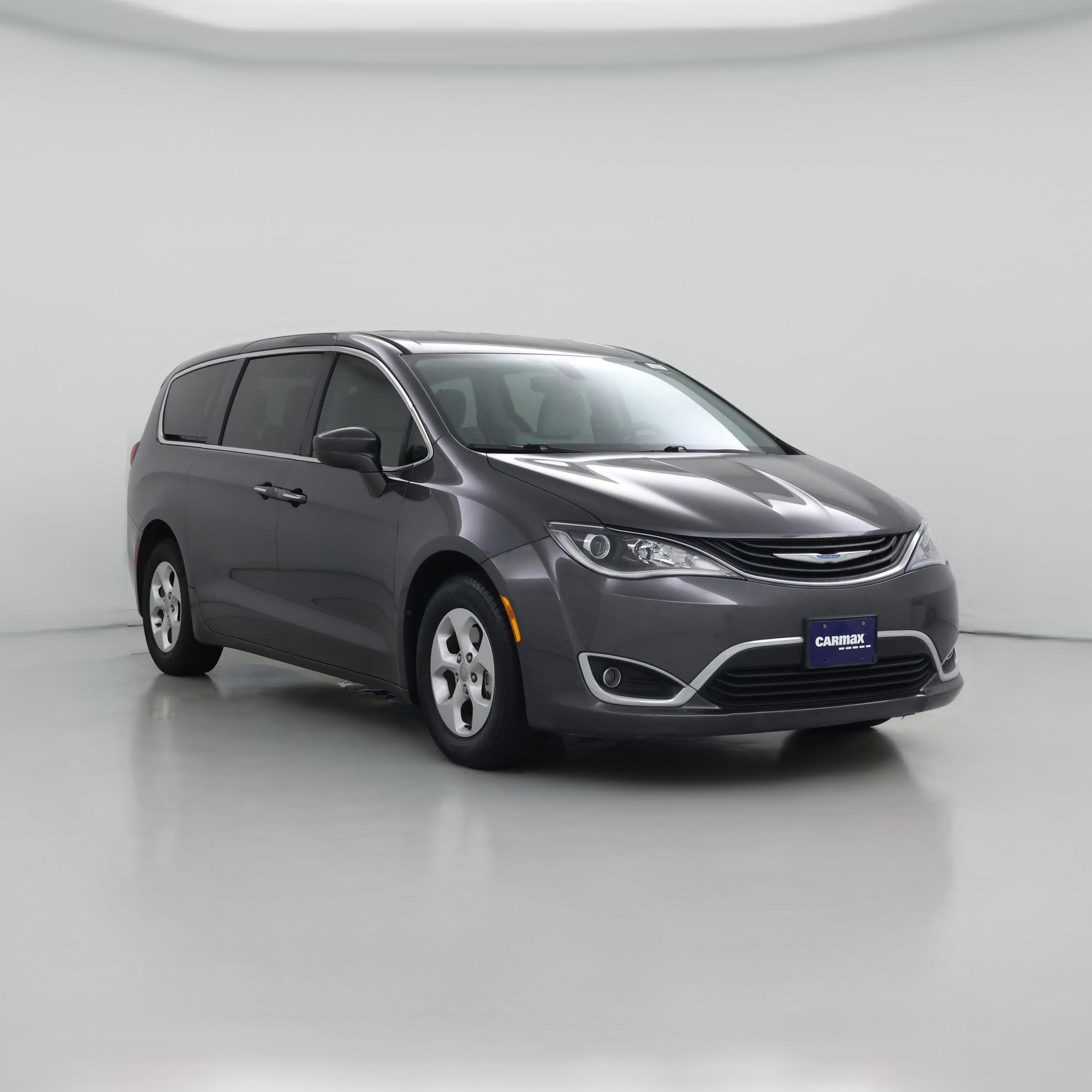 Thumbnail: 2018 Chrysler Pacifica - 1