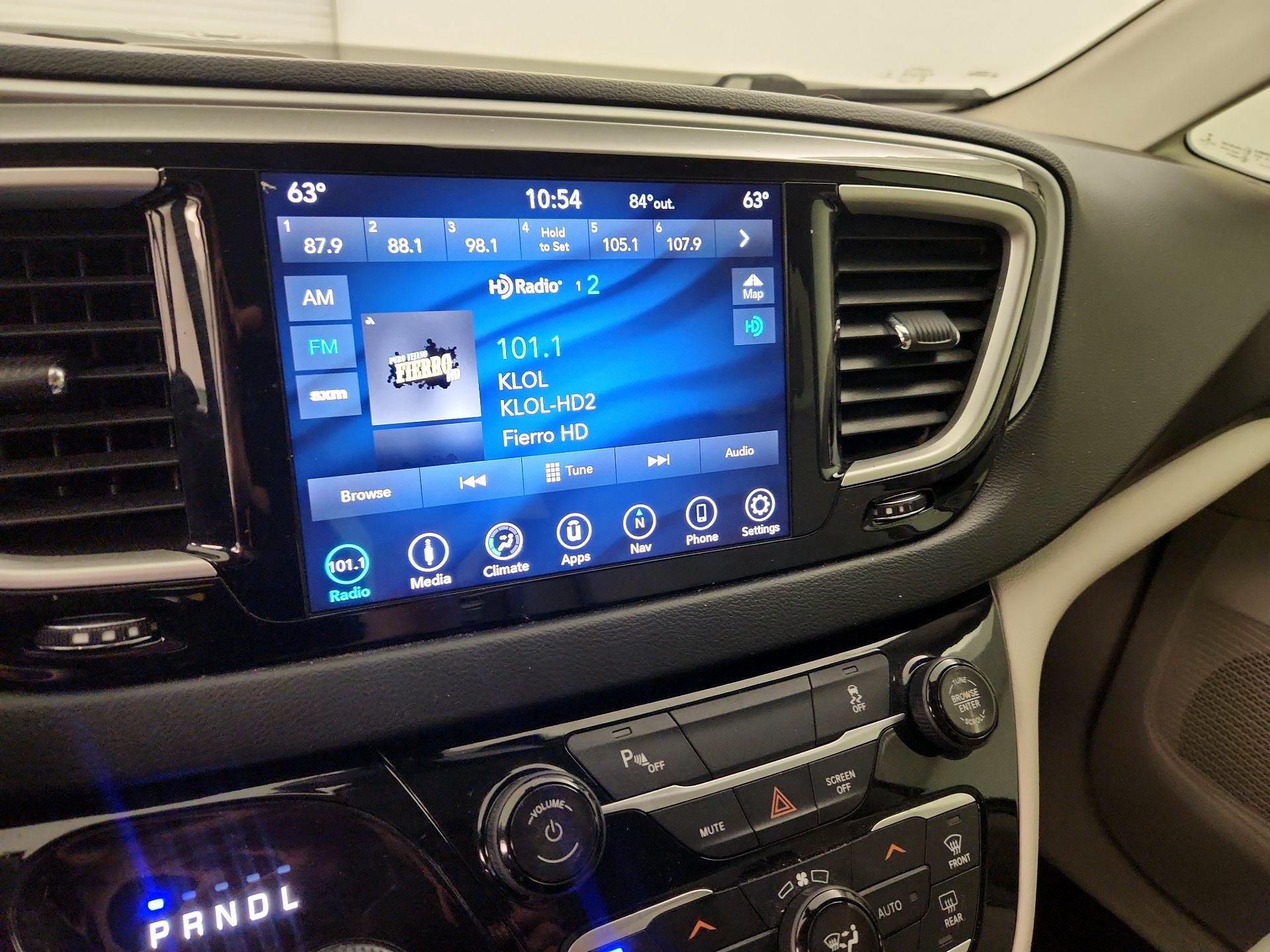 Thumbnail: 2018 Chrysler Pacifica - 16