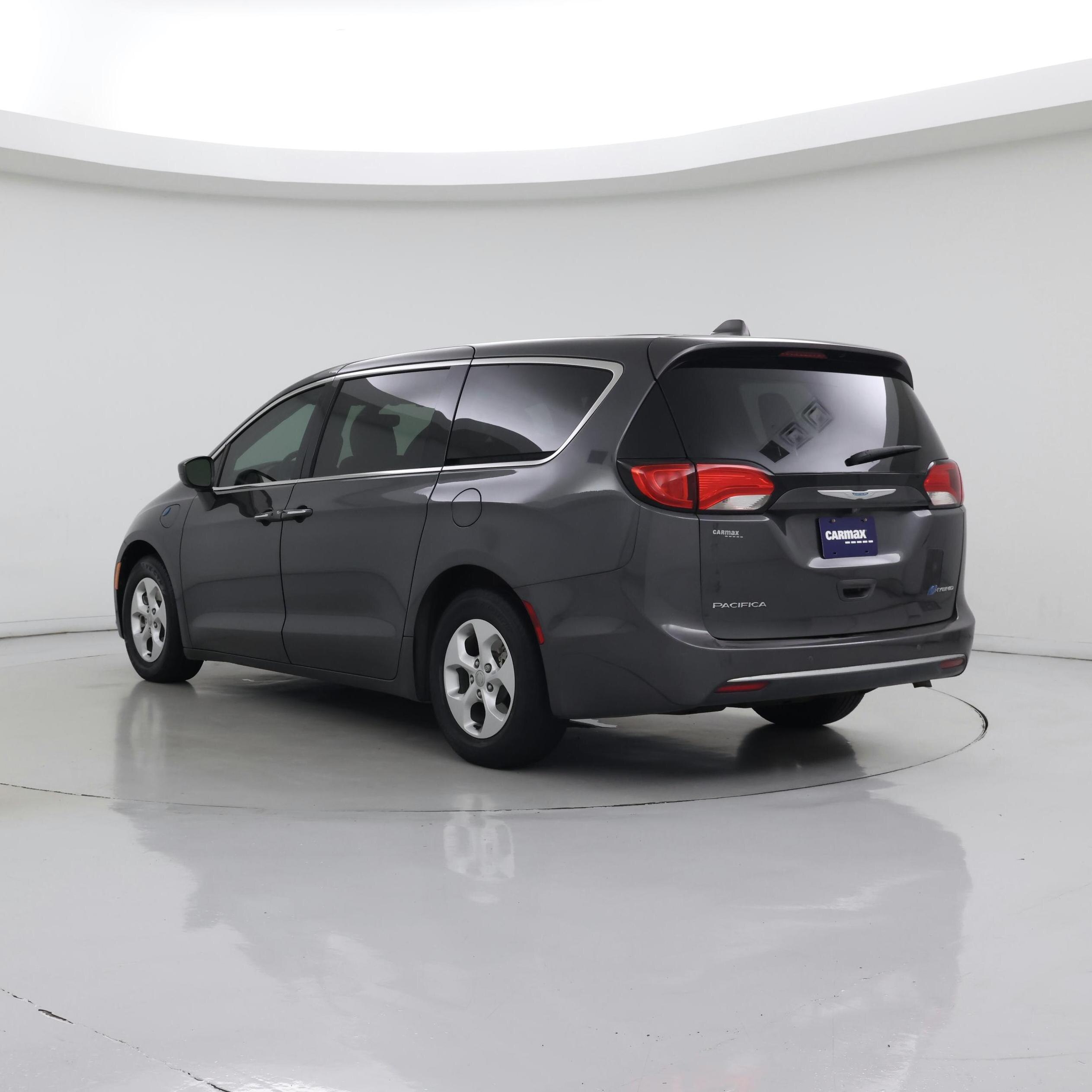 Thumbnail: 2018 Chrysler Pacifica - 2