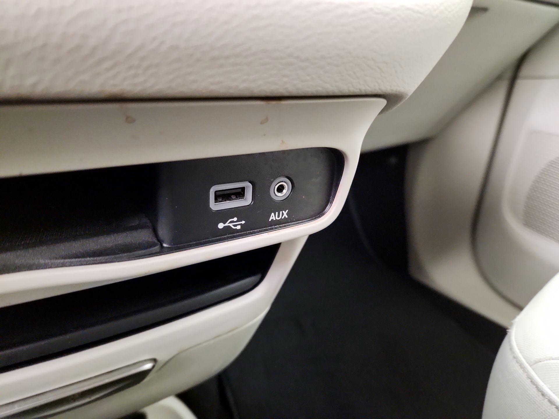 Thumbnail: 2018 Chrysler Pacifica - 19