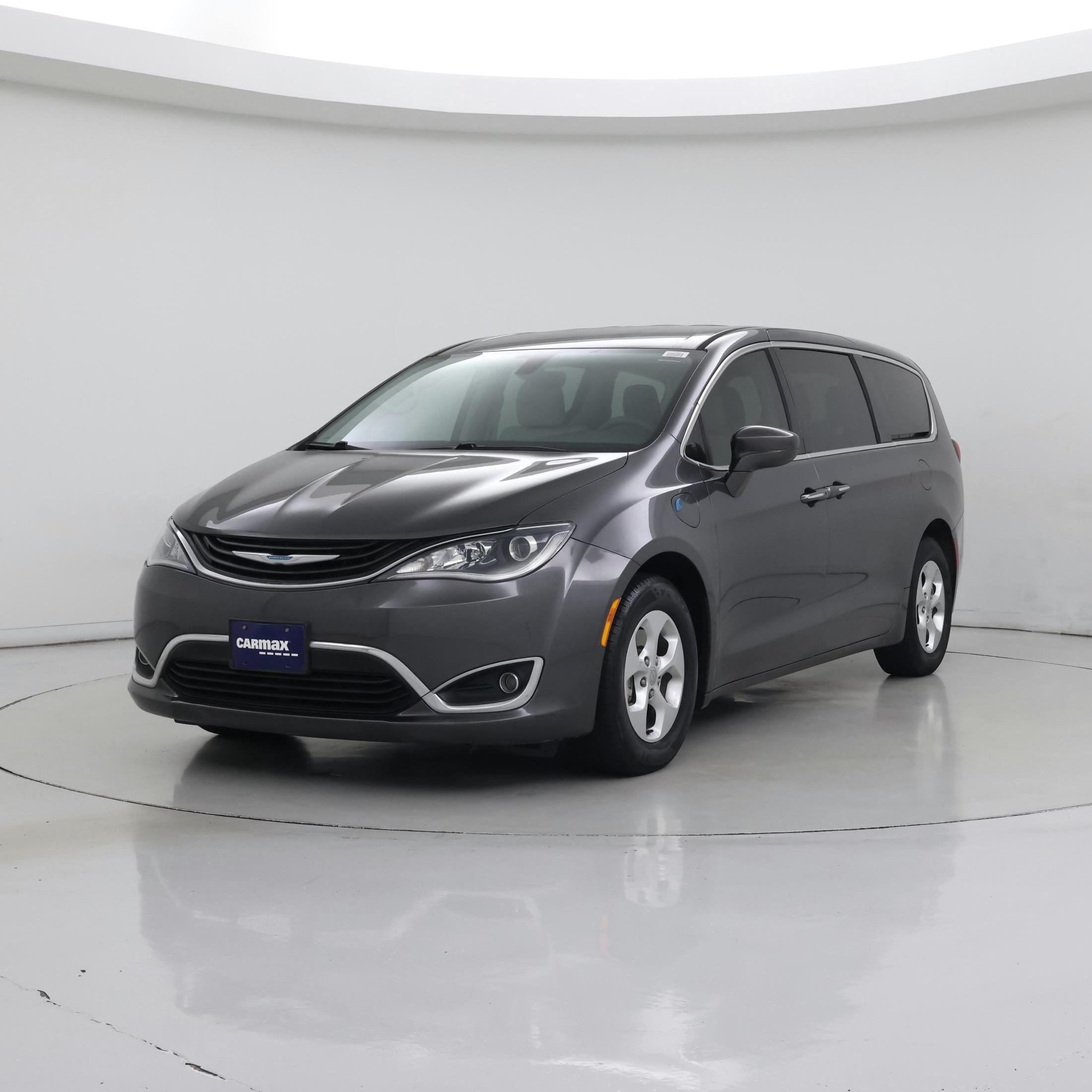 Thumbnail: 2018 Chrysler Pacifica - 4