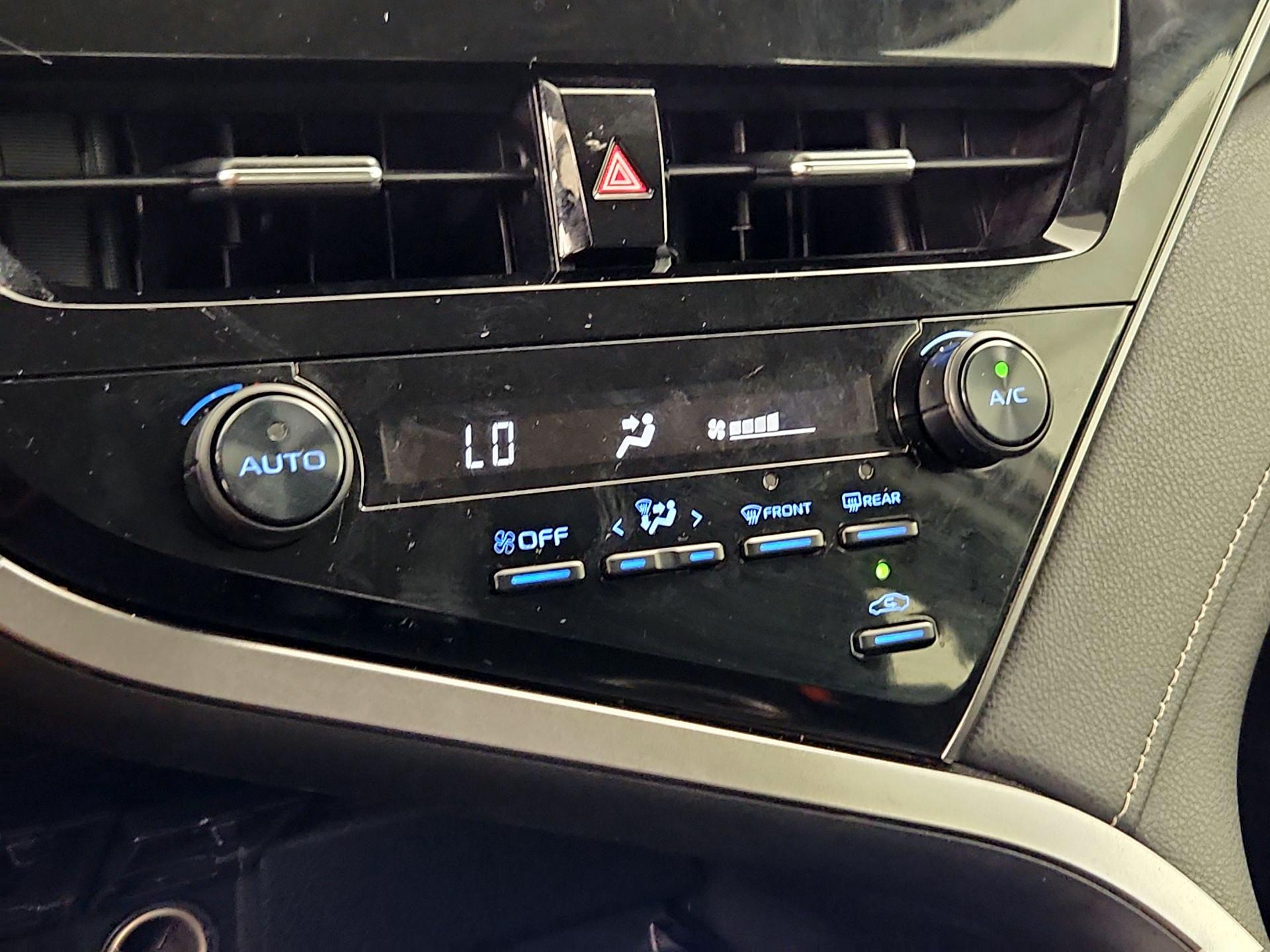 Thumbnail: 2021 Toyota Camry - 16