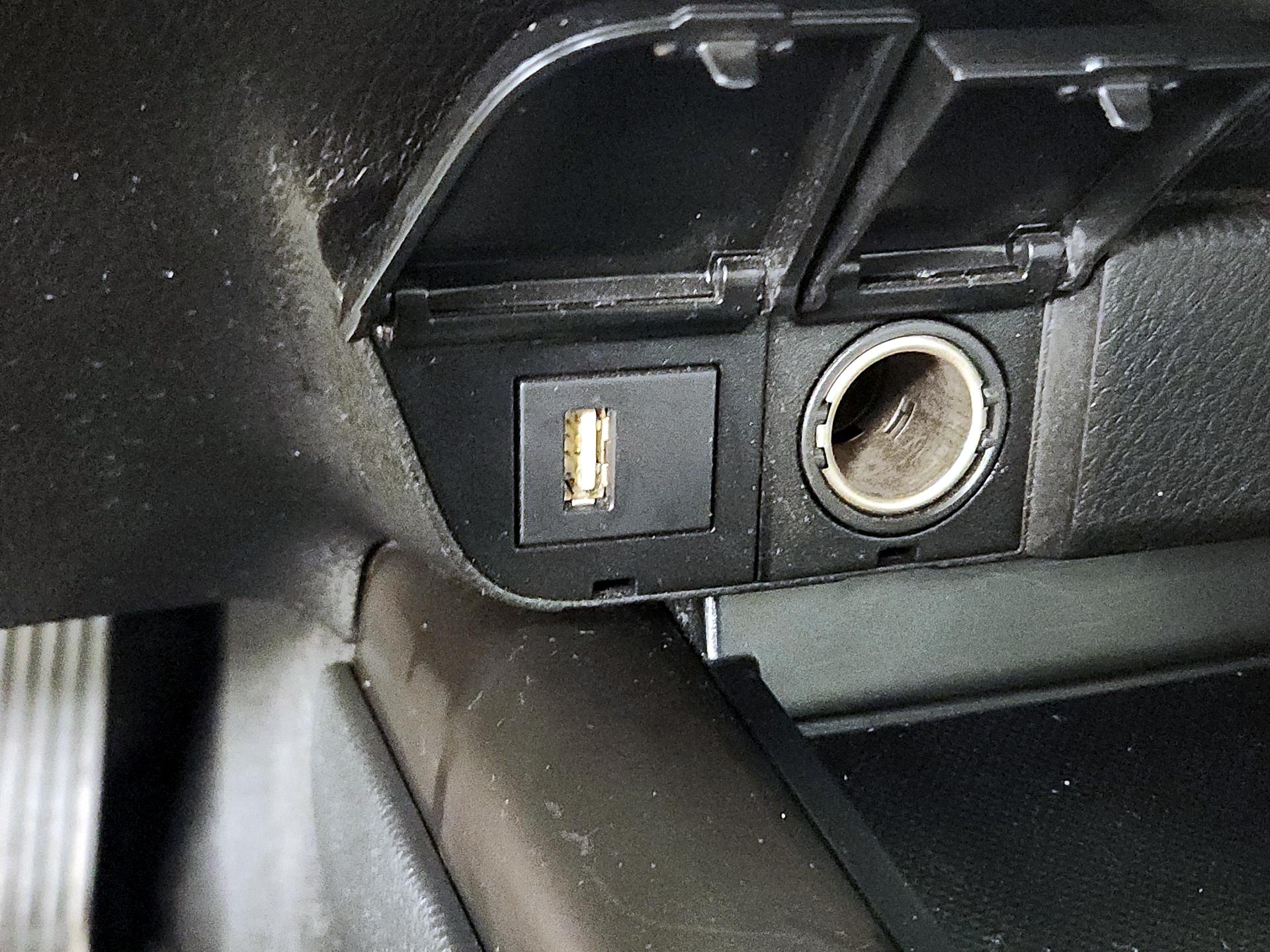 Thumbnail: 2021 Toyota Camry - 18