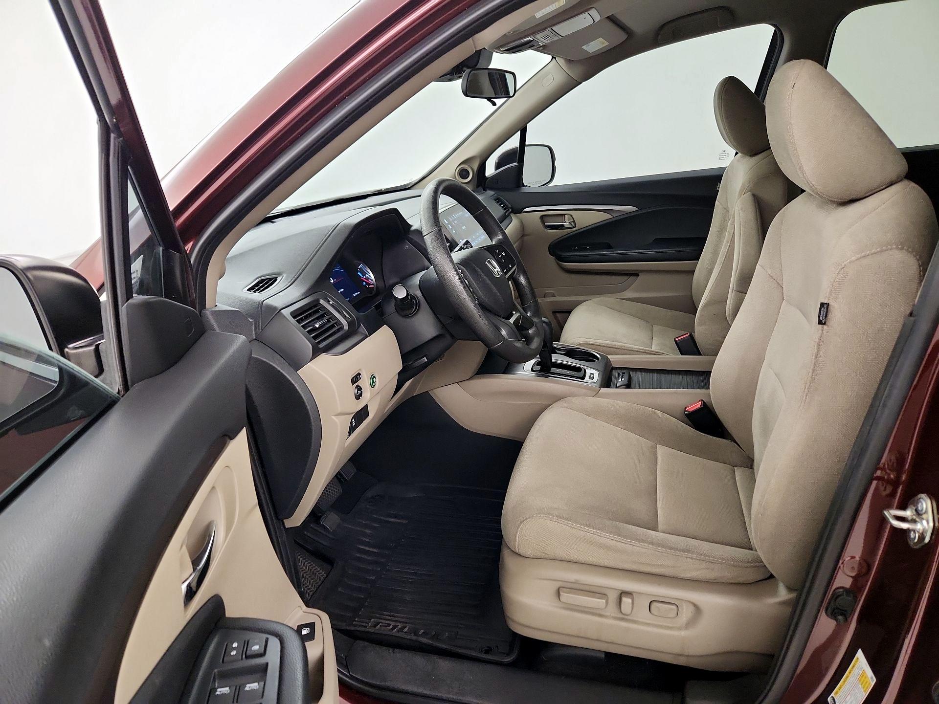 Thumbnail: 2019 Honda Pilot - 11