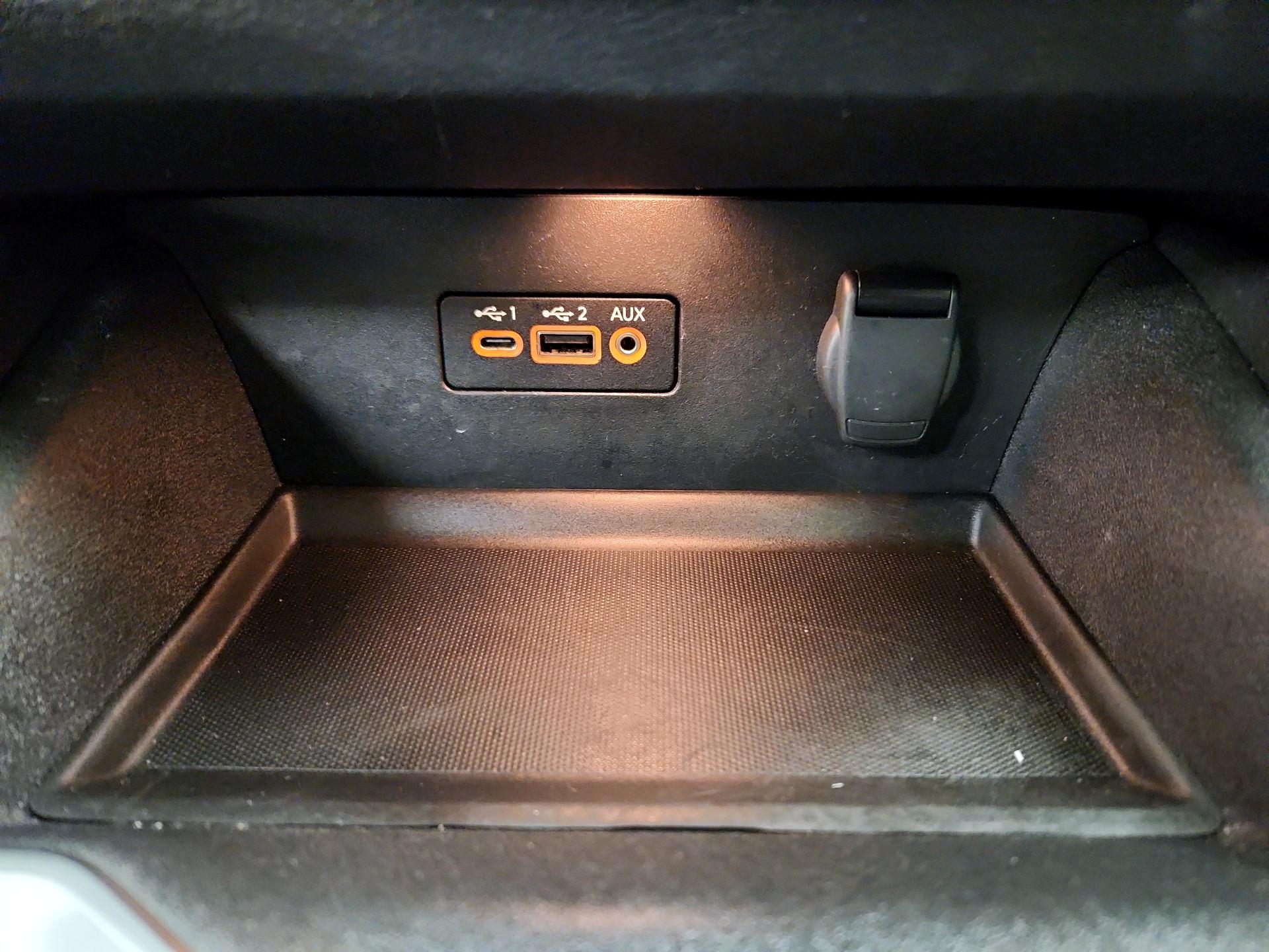 Thumbnail: 2019 Nissan Altima - 18